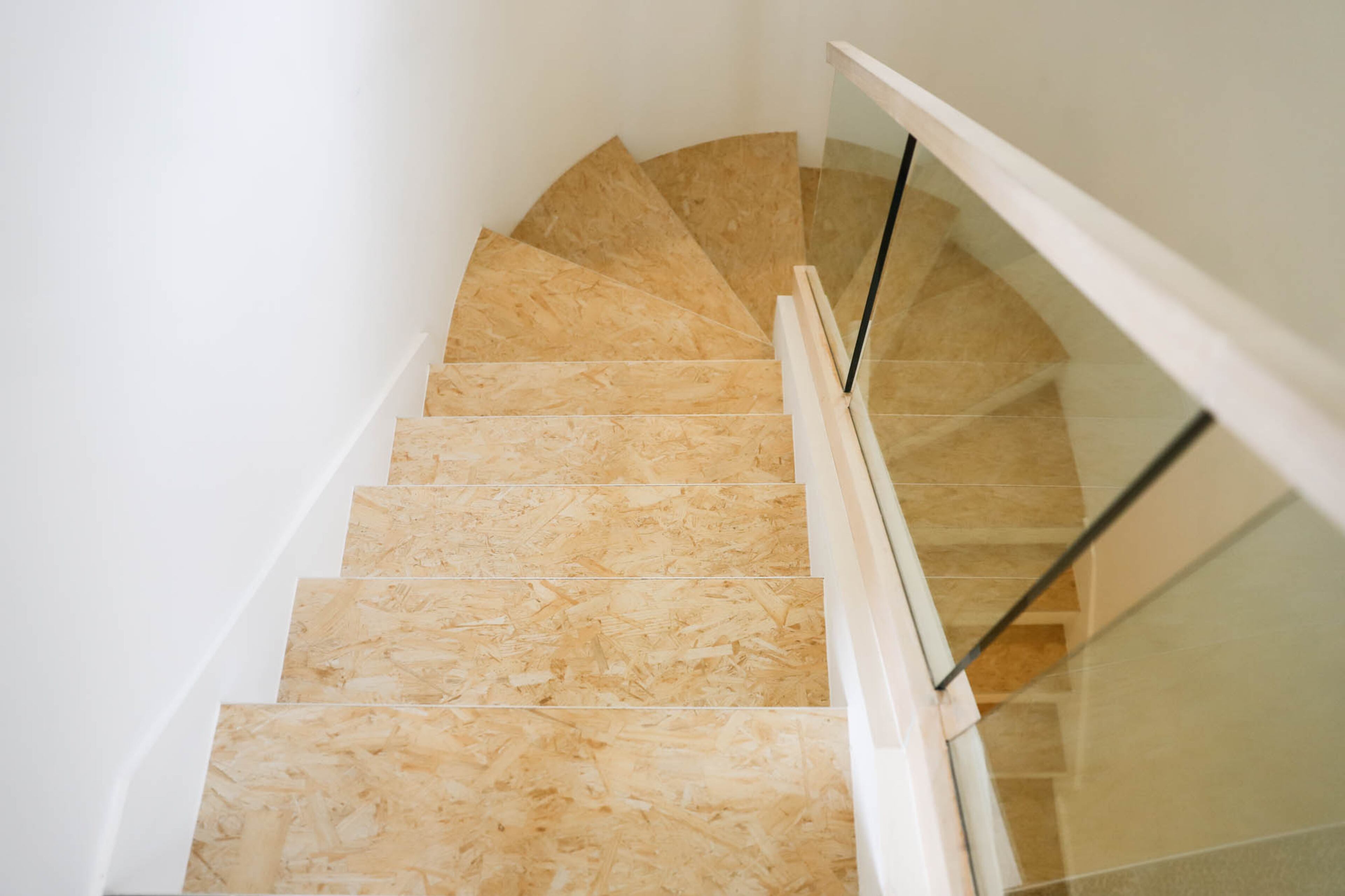 Faux finishes that are deceiving include tile by VivesCeramica with a finish that looks like wood.