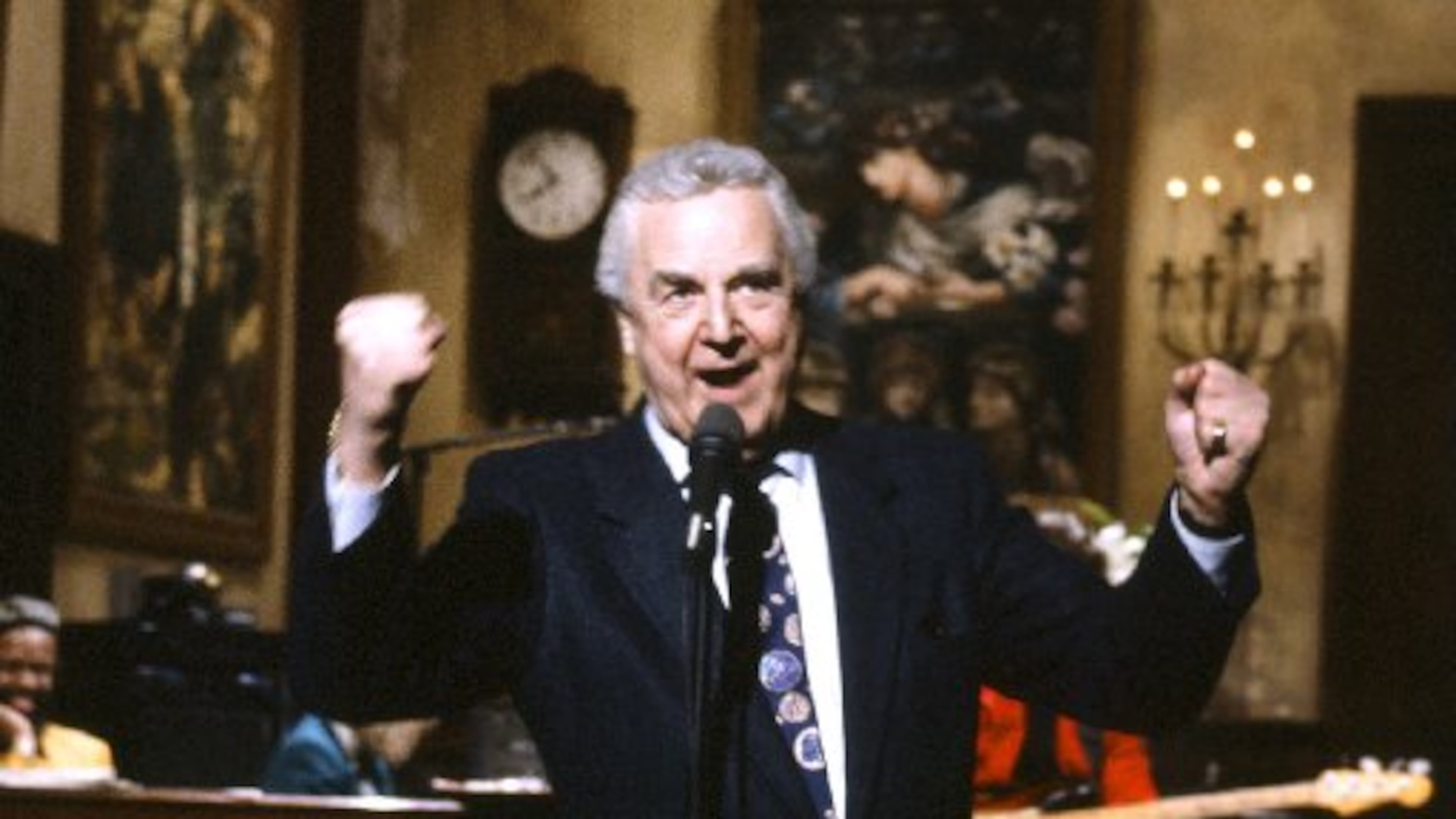 Announcer Don Pardo on the set of "Saturday Night Live" in 1992. Pardo, the durable television and radio announcer whose resonant voice-over style was widely imitated and became the standard in the field, died Monday in Arizona at the age of 96.