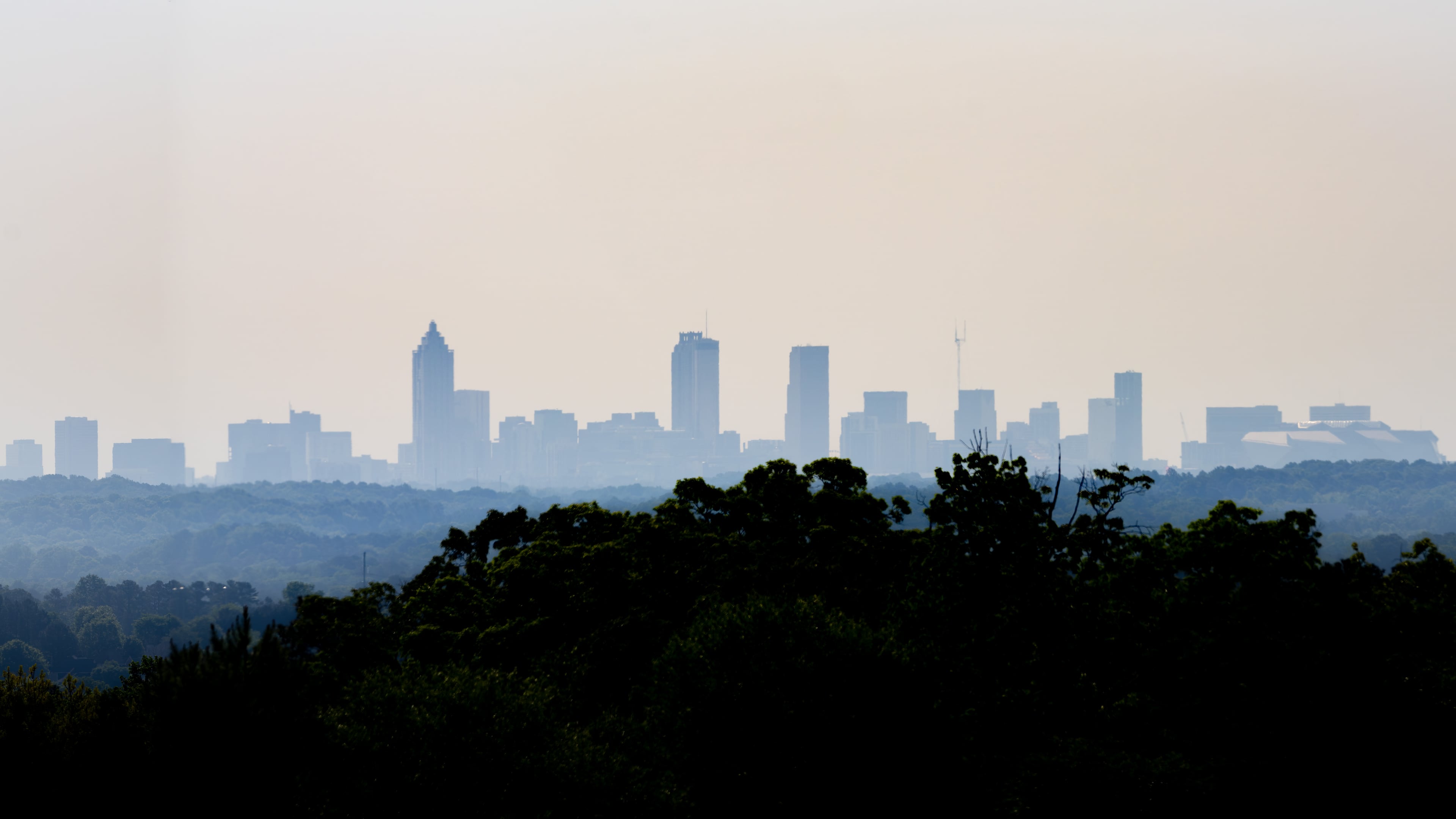 A code orange air quality alert is active for metro Atlanta due to smoke from major wildfires in south Georgia. (Ben Hendren for the AJC)