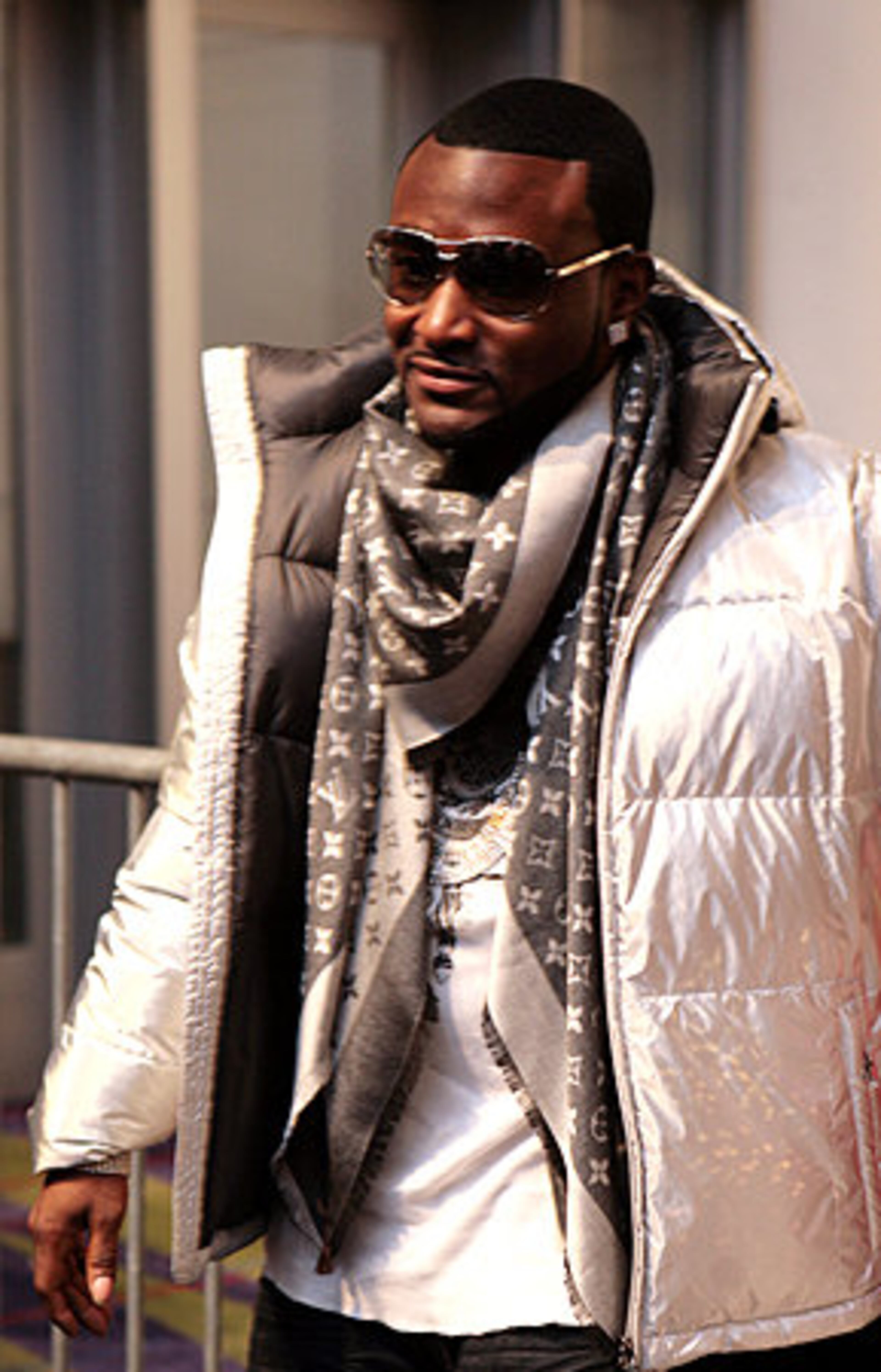 Shawty Lo walks the black carpet.