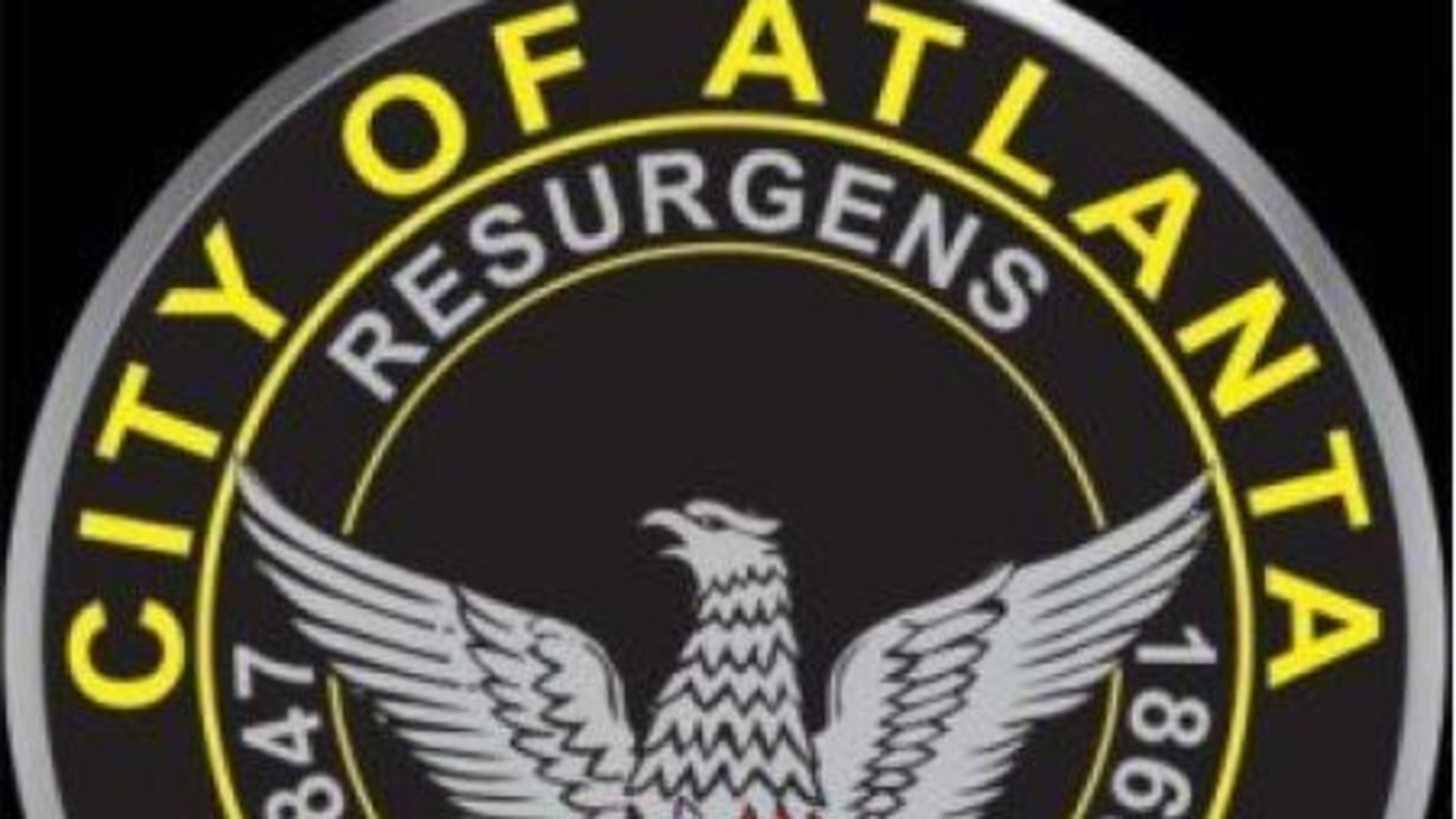 An Atlanta police officer is accused of exposing himself in a mall restroom.