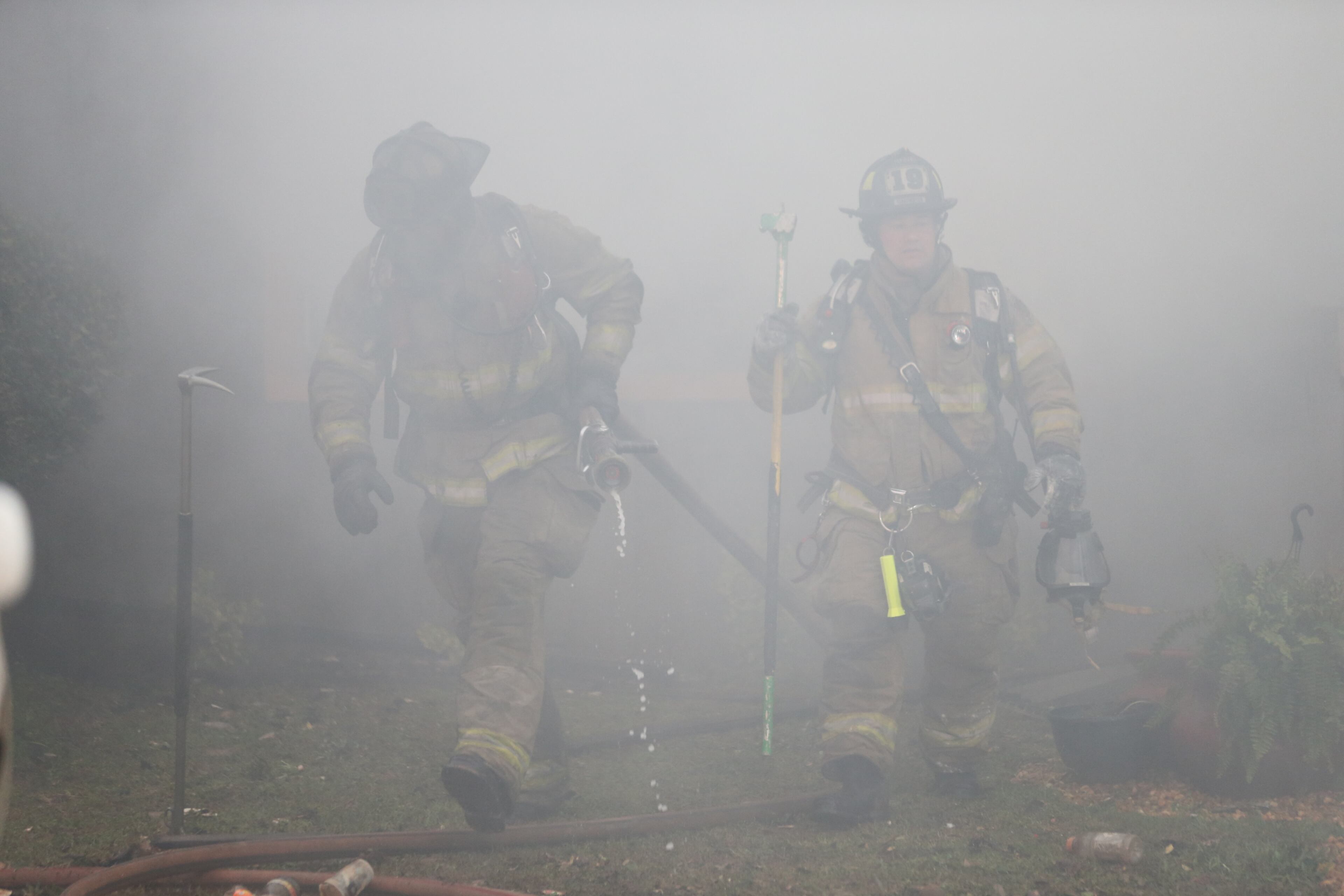 No injuries have been reported in a huge fire that broke out before daybreak Monday at an apartment complex in south DeKalb County.Channel 2 Action News reportd that the two-alarm blaze was reported around 5:30 a.m. in a three-story building at the Walden Pond complex on Shellbark Road, just north of I-20 between Panola and Wesley Chapel roads.The fire damaged at least five apartments, according to Channel 2. JOHN SPINK / JSPINK@AJC.COM