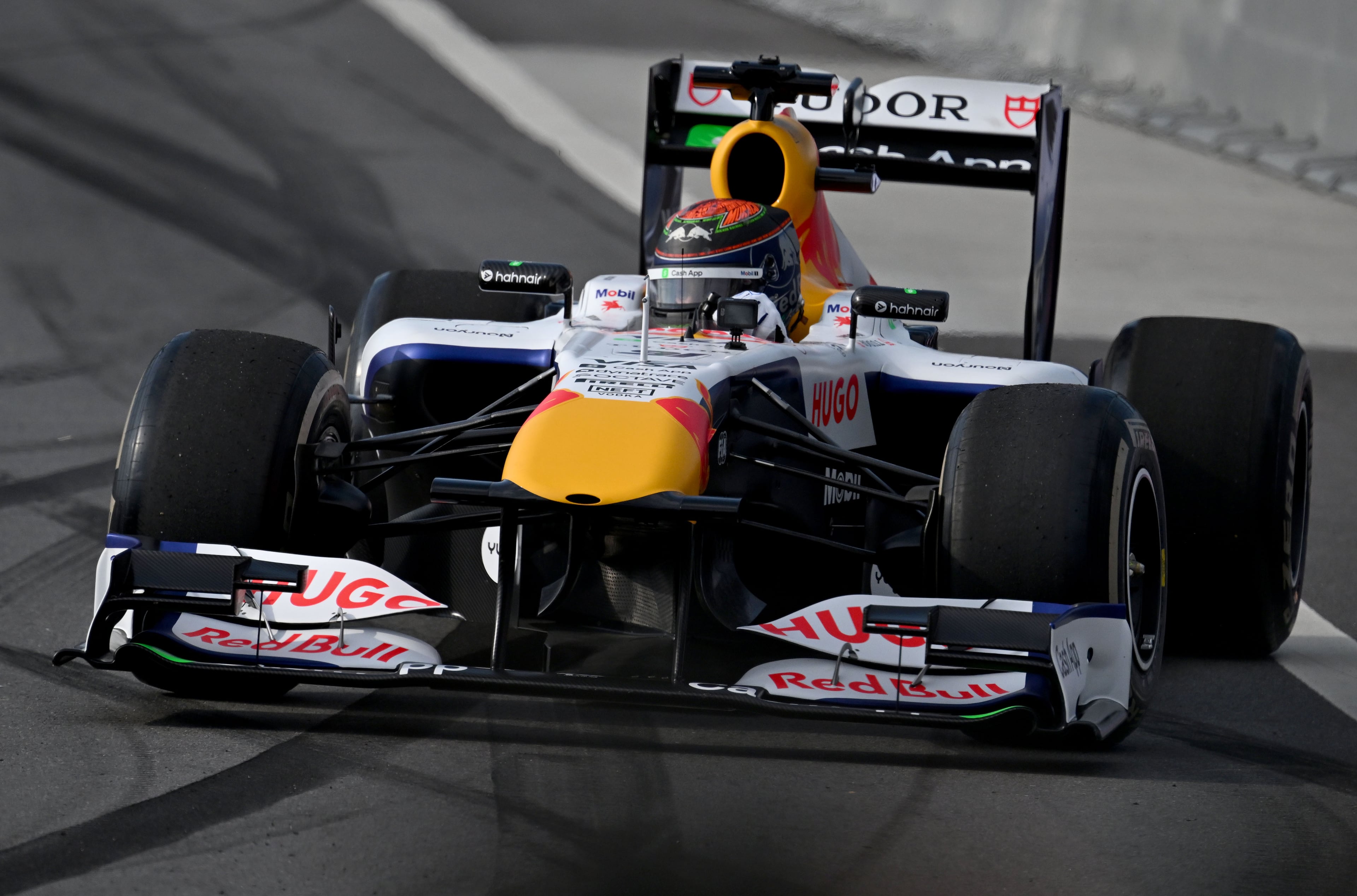 HUGO Formula 1 racing car takes part in a demonstration run on Hank Aaron Drive during the Red Bull Showrun Atlanta Presented by Ford Racing on Saturday, Aug. 1, 2026, in Atlanta. Atlanta city officials this week approved permits for the Red Bull Showrun that will allow the live motorsports demonstration event to go on as advertised along a roughly half-mile stretch of Hank Aaron Drive — a backup location after earlier plans to hold the event near Piedmont Park ran into opposition from Midtown residents. (Hyosub Shin/AJC)