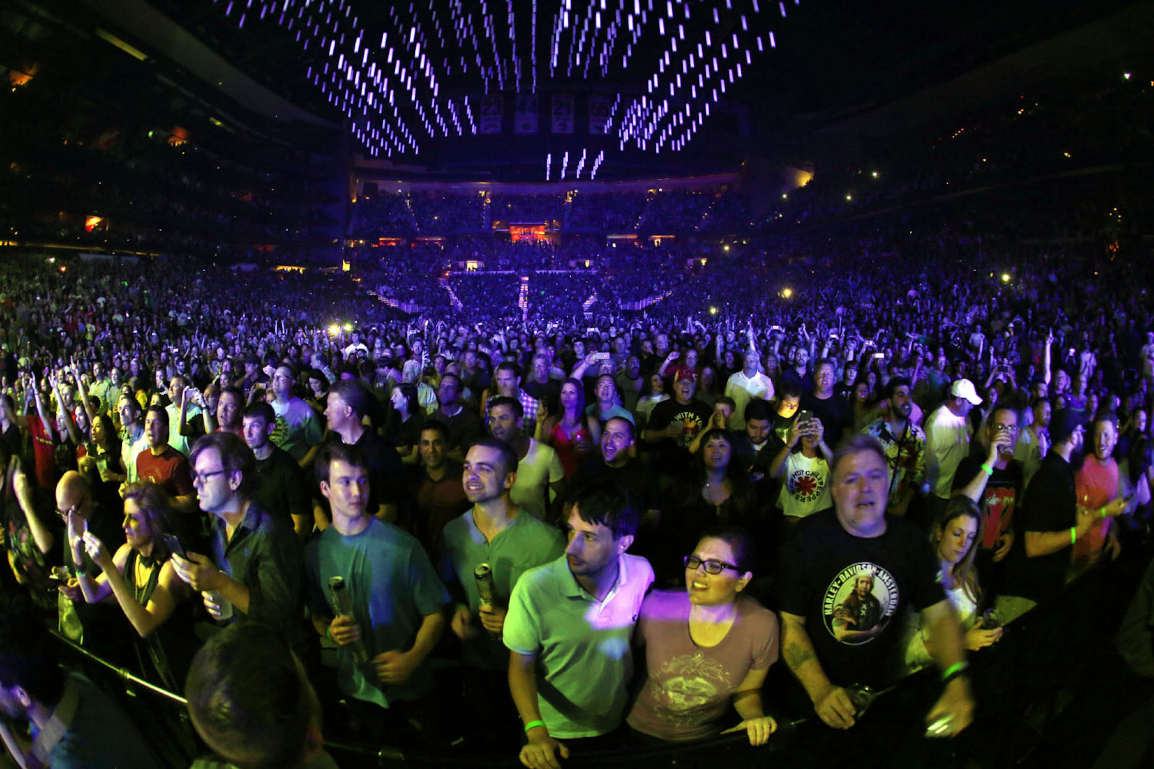 #26 of #25. PLEASE KEEP IN SEQUENTIAL ORDER FOR THE CONTINUITY OF THE GALLERY.
The Red Hot Chili Peppers brought their Getaway Tour to sold out Philips Arena on Friday, April 14, 2017. Jack Irons opened the show.
Robb Cohen Photography & Video /RobbsPhotos.com