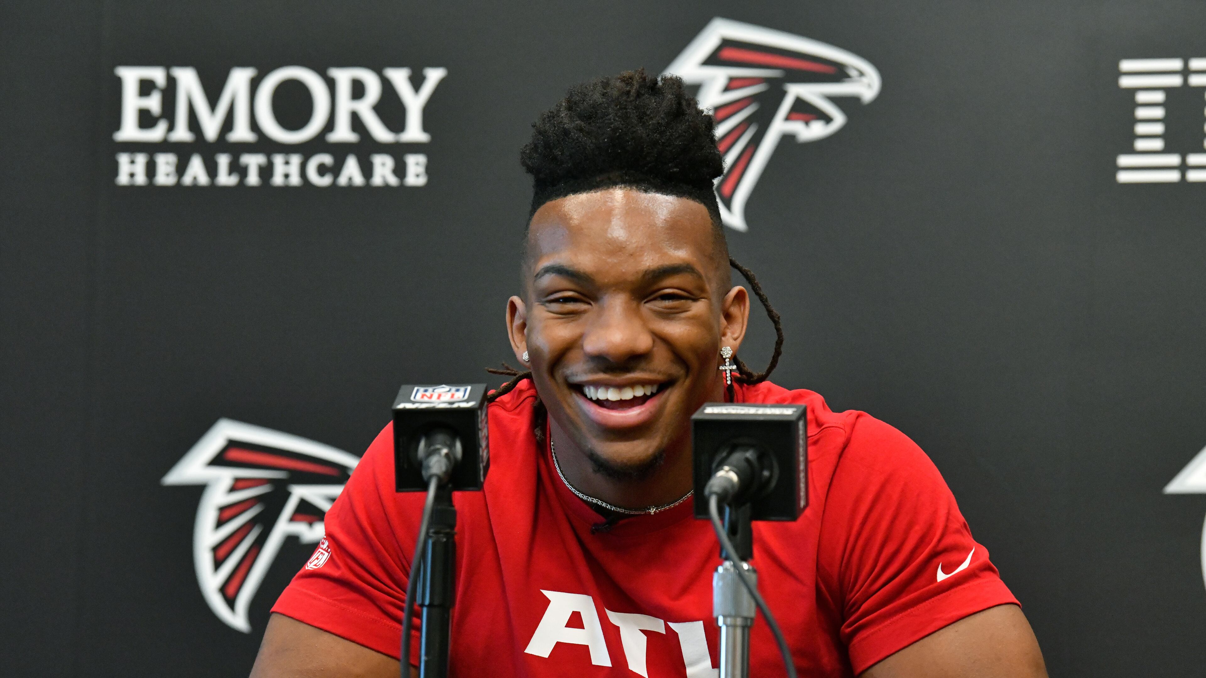 Falcons first-round draft pick Bijan Robinson speaks to members of the press at team headquarters and training facilities, Friday, April 28, 2023, in Flowery Branch. (Hyosub Shin / Hyosub.Shin@ajc.com)