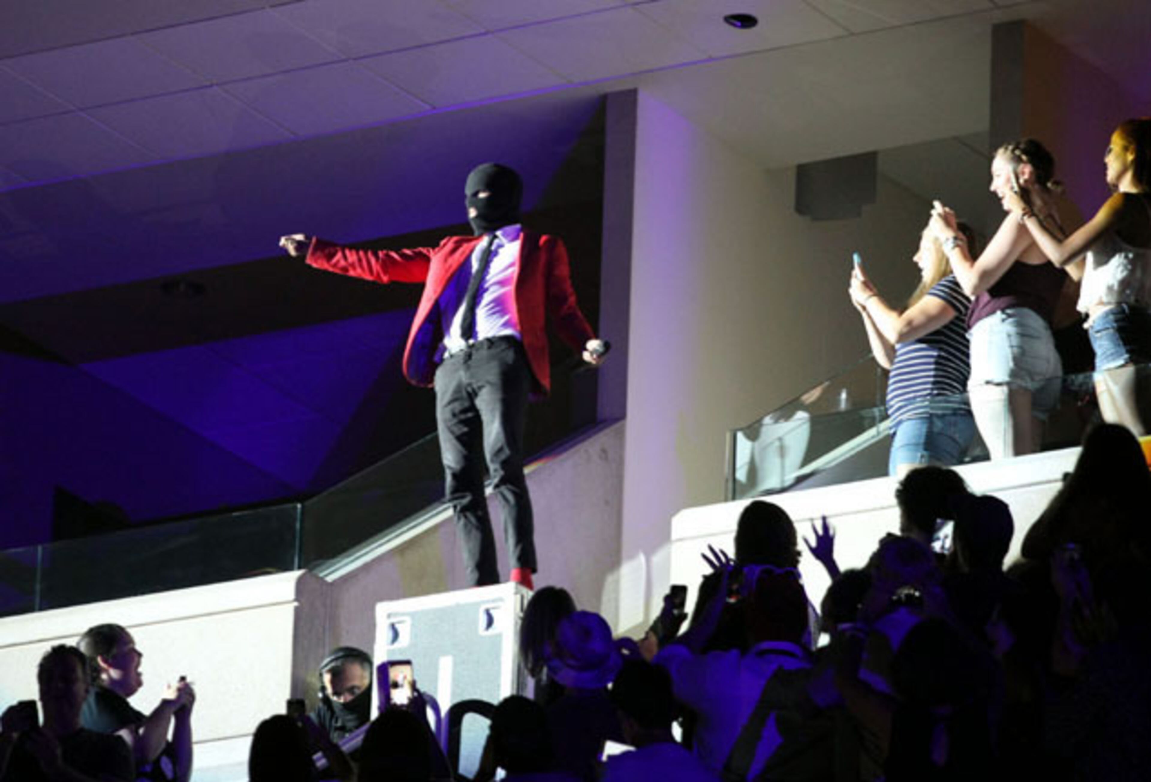 Twenty One Pilots brought their Emotional Roadshow World Tour to sold out Infinite Energy Center on Saturday, August 6, 2016. Mutemath and Chef's Special opened the high energy show. Robb Cohen Photography & Video /www.RobbsPhotos.com