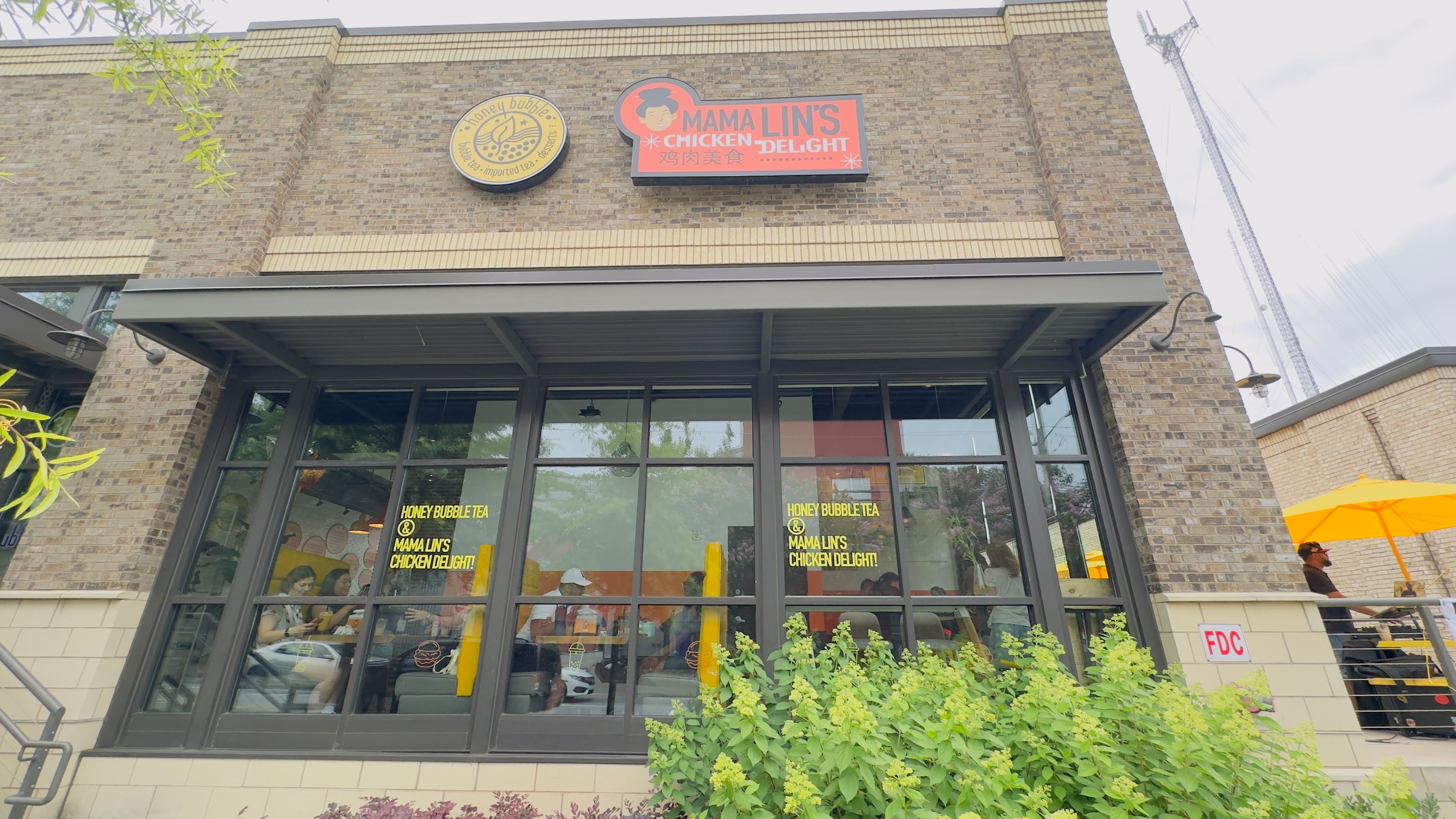 The exterior of Honey Bubble & Mama Lin's Chicken Delight in Reynoldstown. (Courtesy of Mama Lin's Chicken Delight)