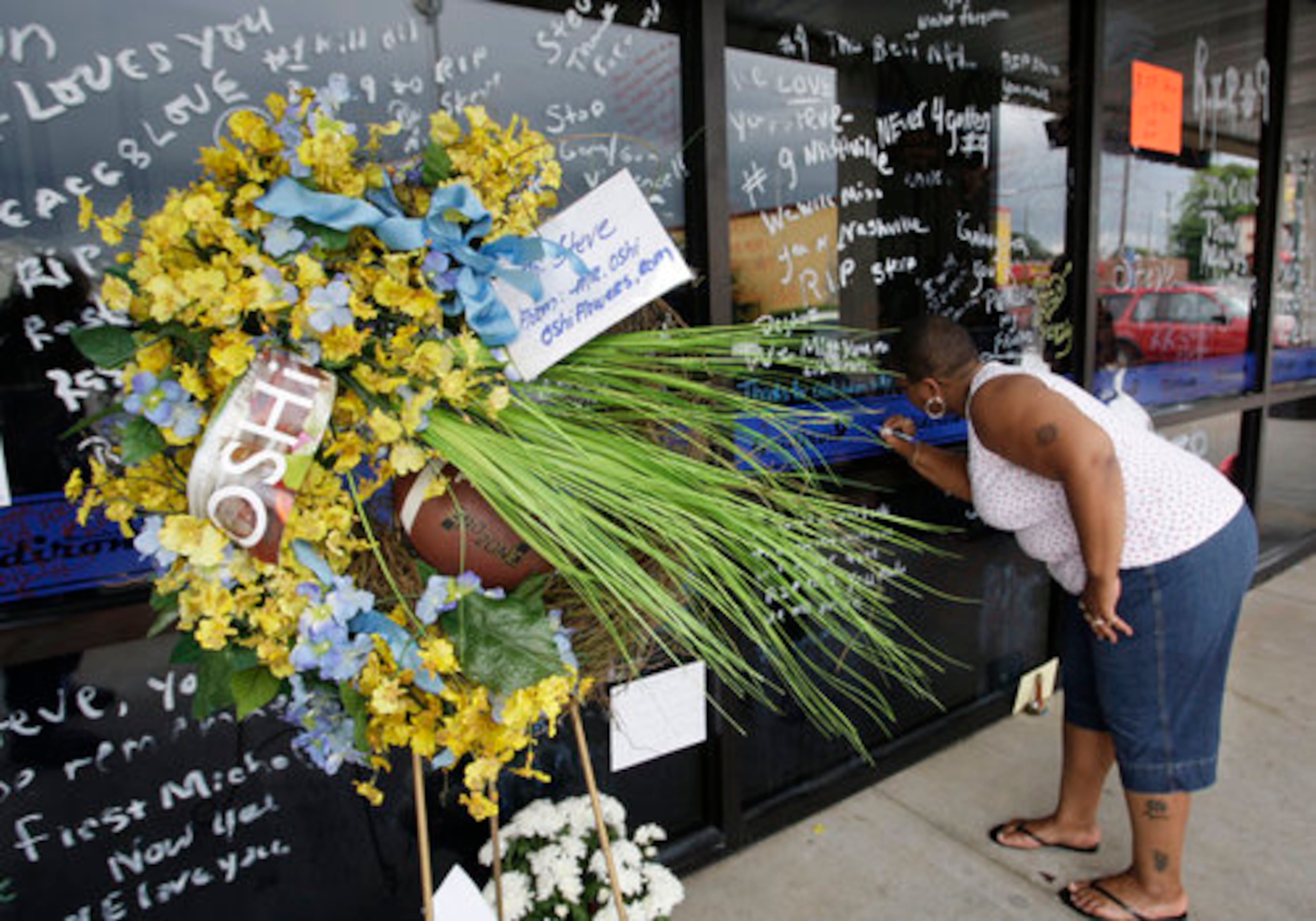 Melanie Lewis writes a tribute to Steve McNair at McNair's Gridiron 9 restaurant in Nashville.