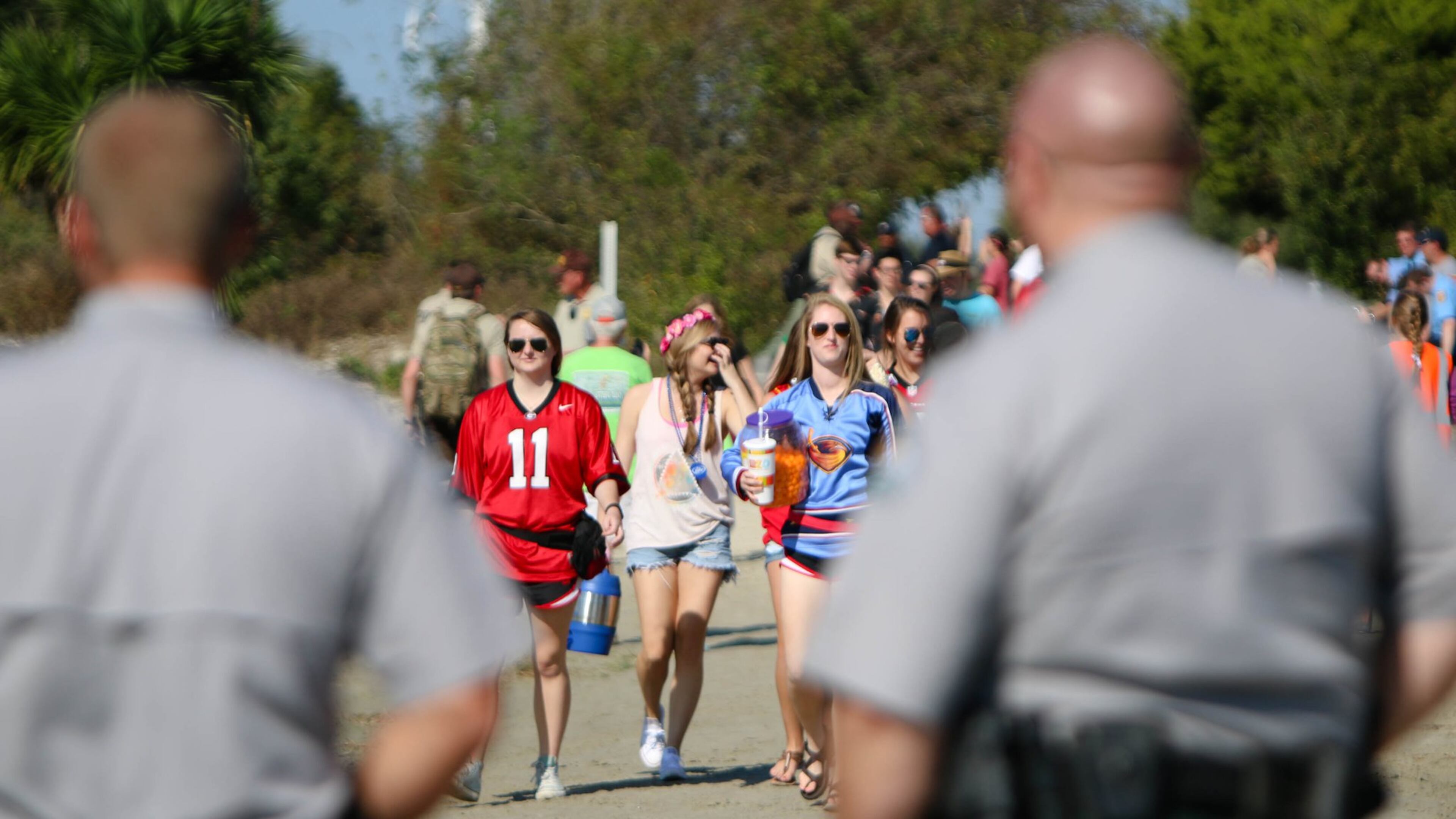 Frat beach atendees arrive at the beach on Oct. 30, 2015, in St. Simons Georgia. Glynn County Police Chief MAtt Doering said he “doubled his compliment of officers this year,” and that they will be in both uniform and plain clothes. (Photo by Taylor Carpenter/Red and Black)