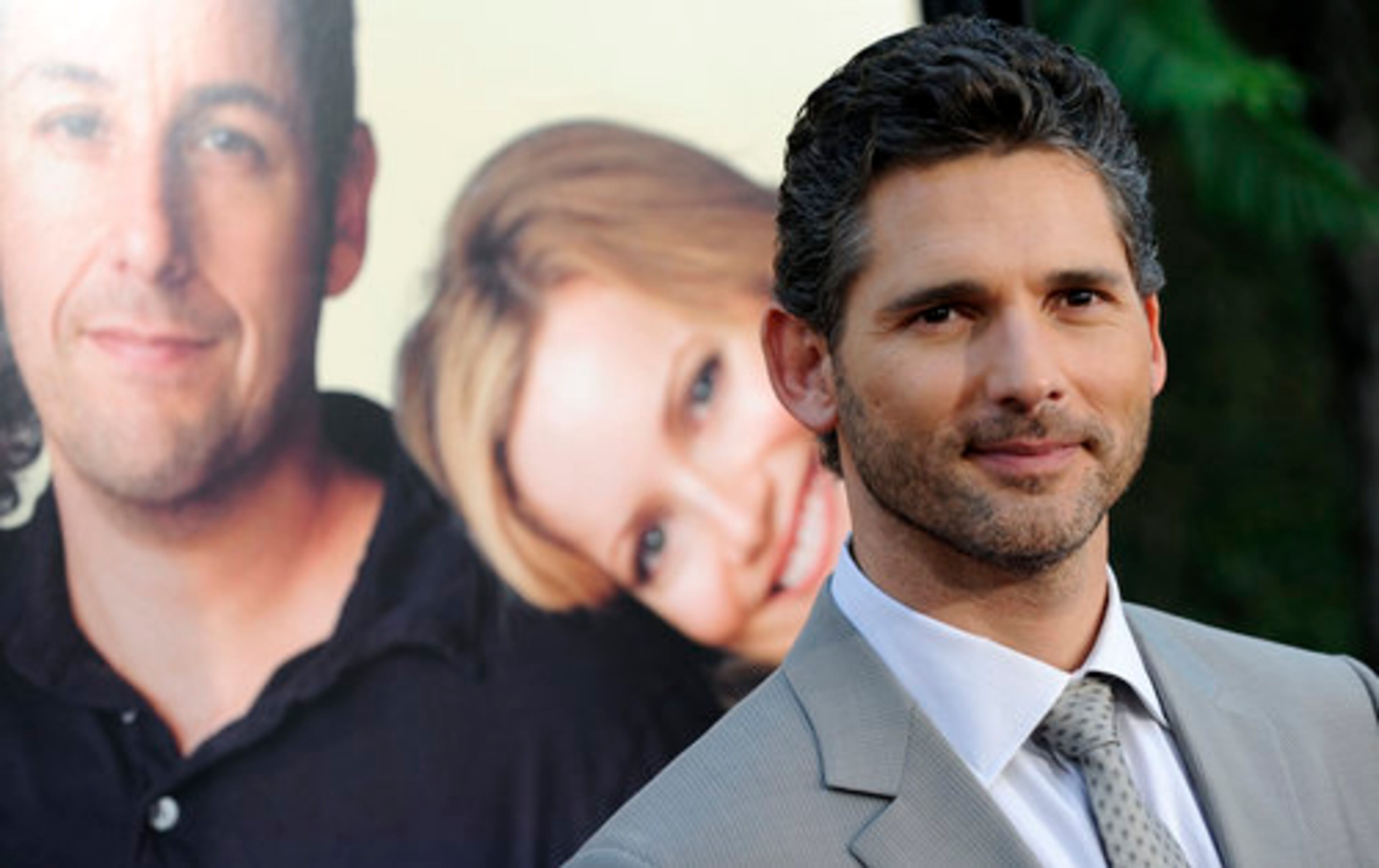 Eric Bana plays Clarke, the husband of Leslie Mann's character. Handsome and self-assured, Clarke is kind of a jerk.