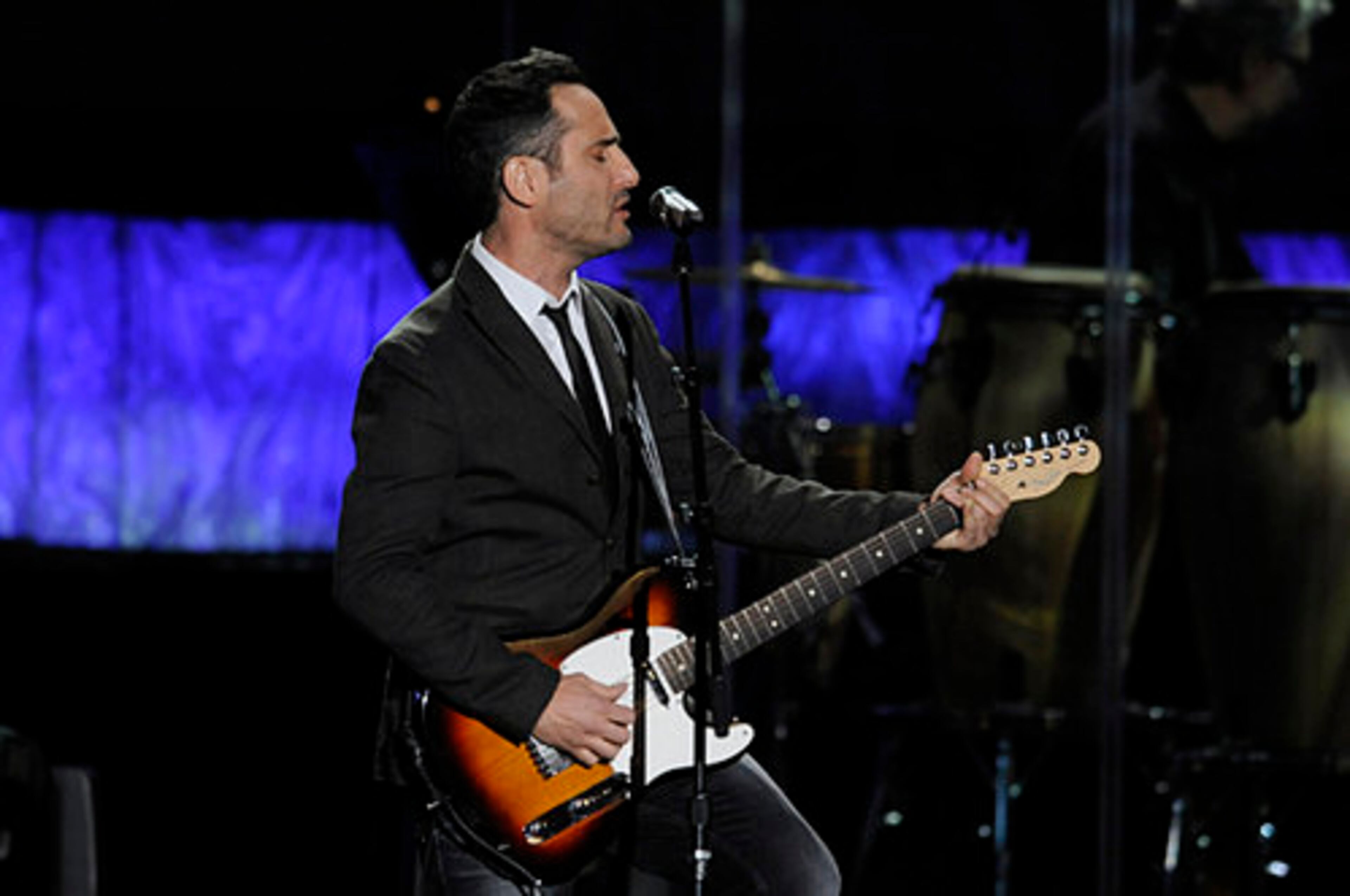 Jorge Drexler performs.