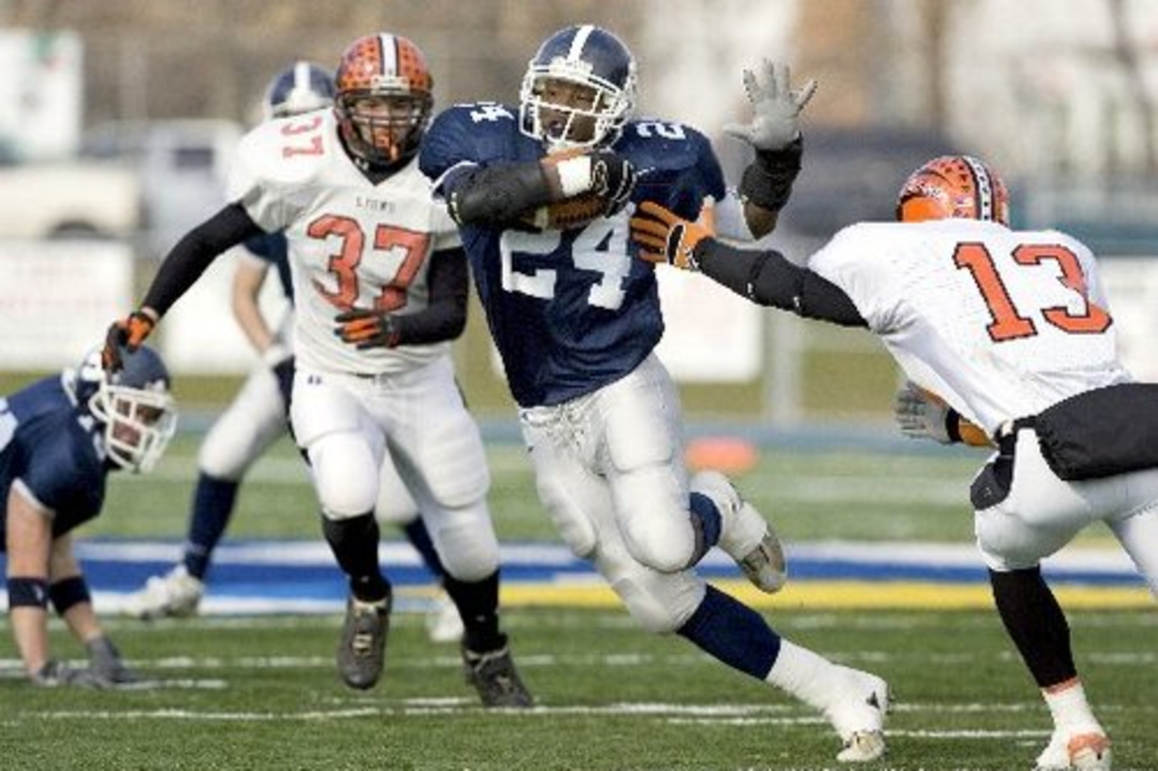 Look familiar? Moreno was a prep All-American at Middletown South High School in New Jersey before signing with UGA. In leading his school to three state championships, he finished as the state's all-time leading scorer with 128 touchdowns and 782 points. His 6,268 career rushing yards is second all-time in New Jersey.