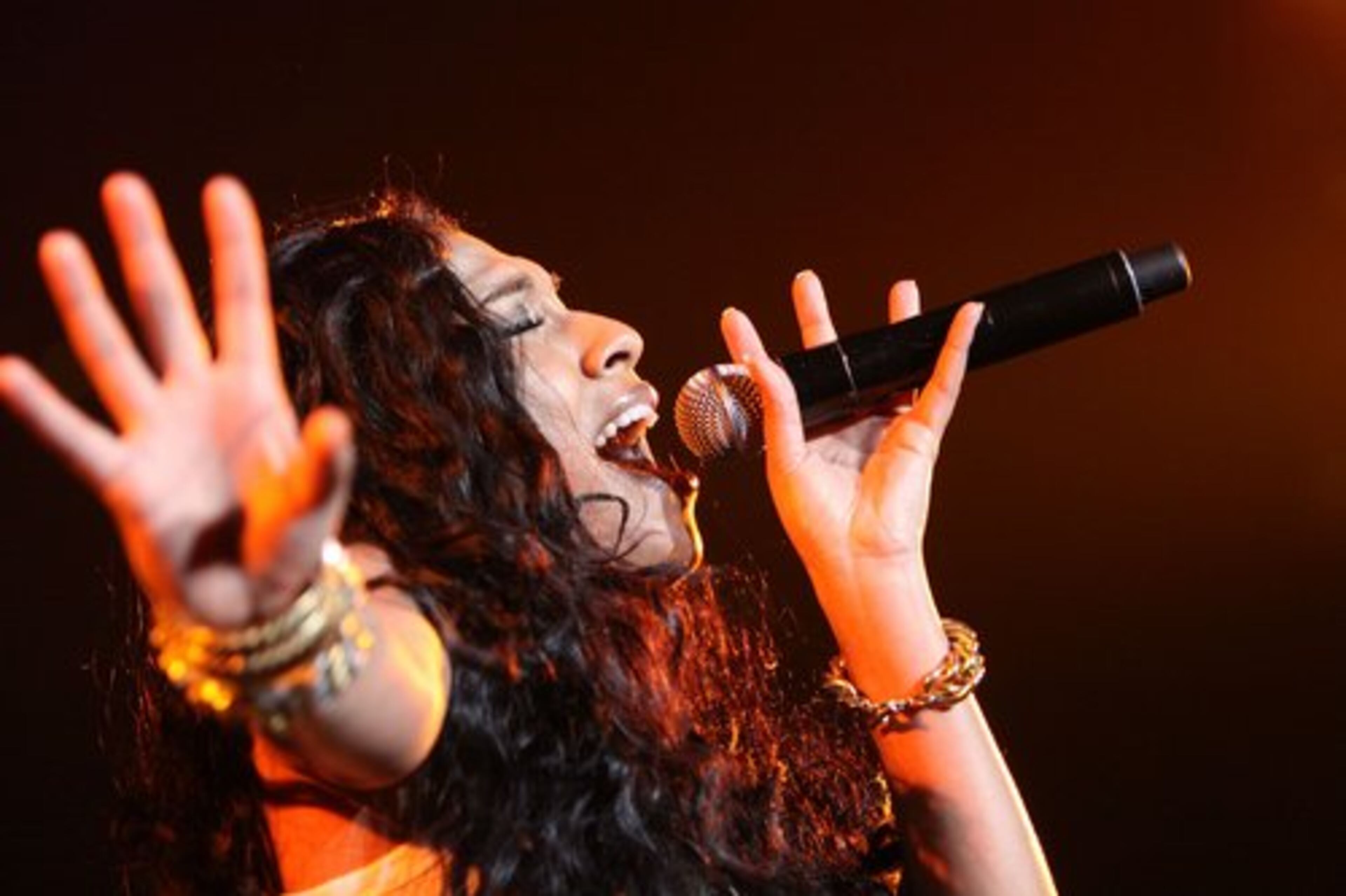 Melanie Fiona performs.
