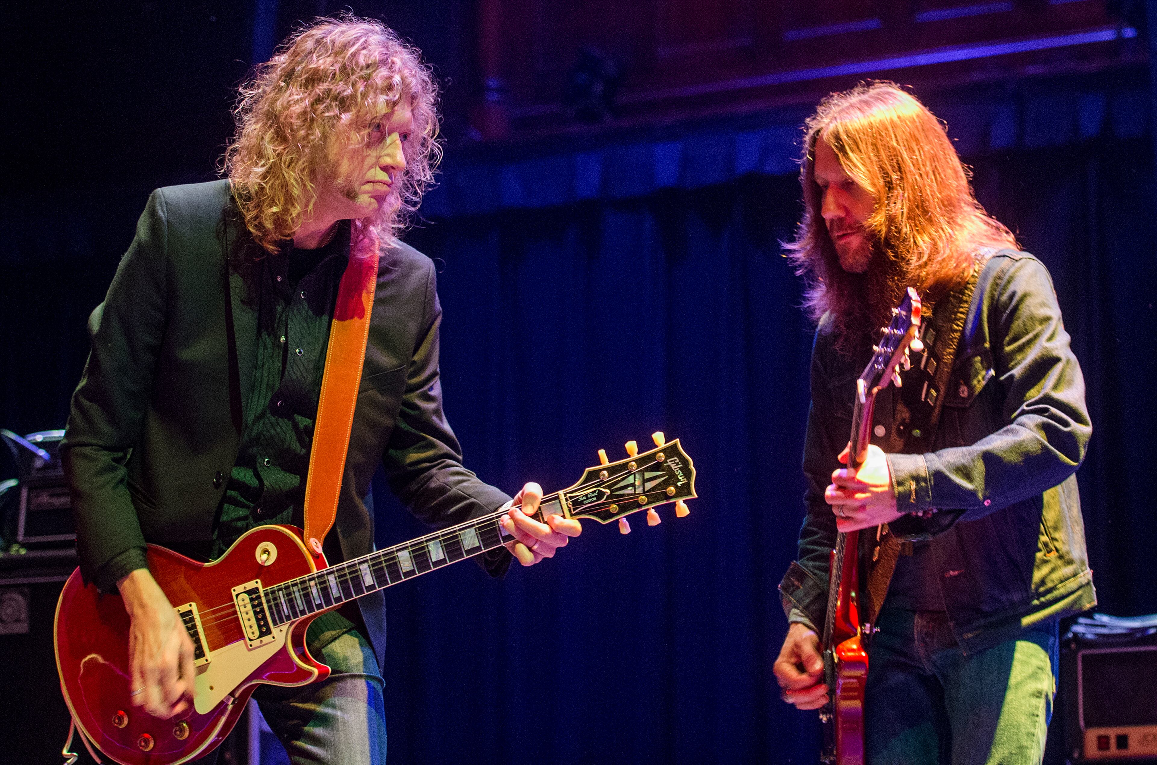 January 9, 2016 Atlanta - Drivin' N Cryin's Warner Hodges (left) and Blackberry Smoke's Charlie Starr perform on stage during a tribute to the late Alex Cooley at the Tabernacle in Atlanta on Saturday, January 9, 2016. The Indigo Girls, Kristian Bush, Blackberry Smoke and Drivin' N Cryin' all performed during the evening. JONATHAN PHILLIPS / SPECIAL