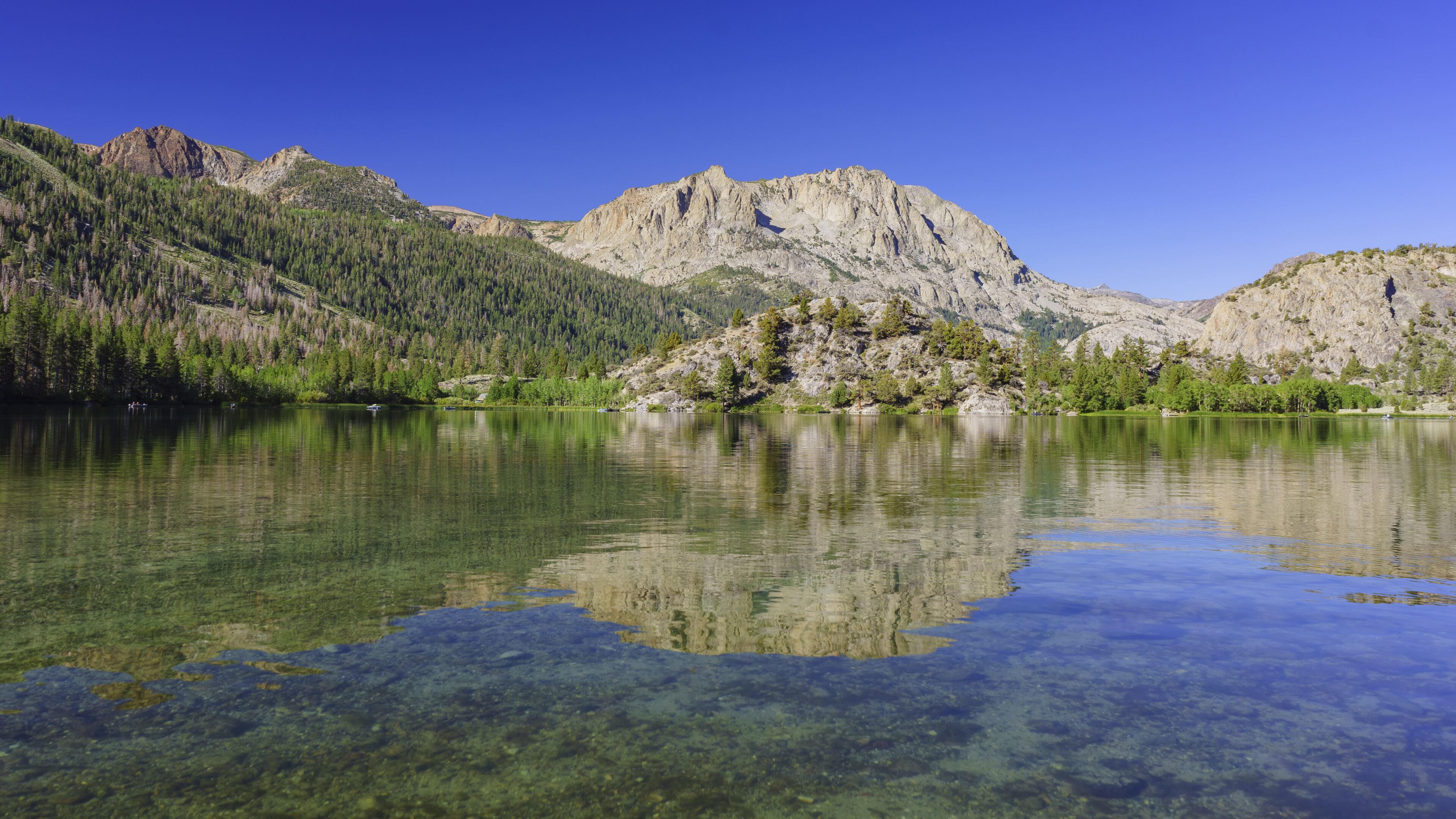 At Grand View Lodge on Gull Lake, solo travelers can stay busy with bike trips, pontoon rides and lounging at the beach. (Chon Kit Leong/Dreamstime/TNS)