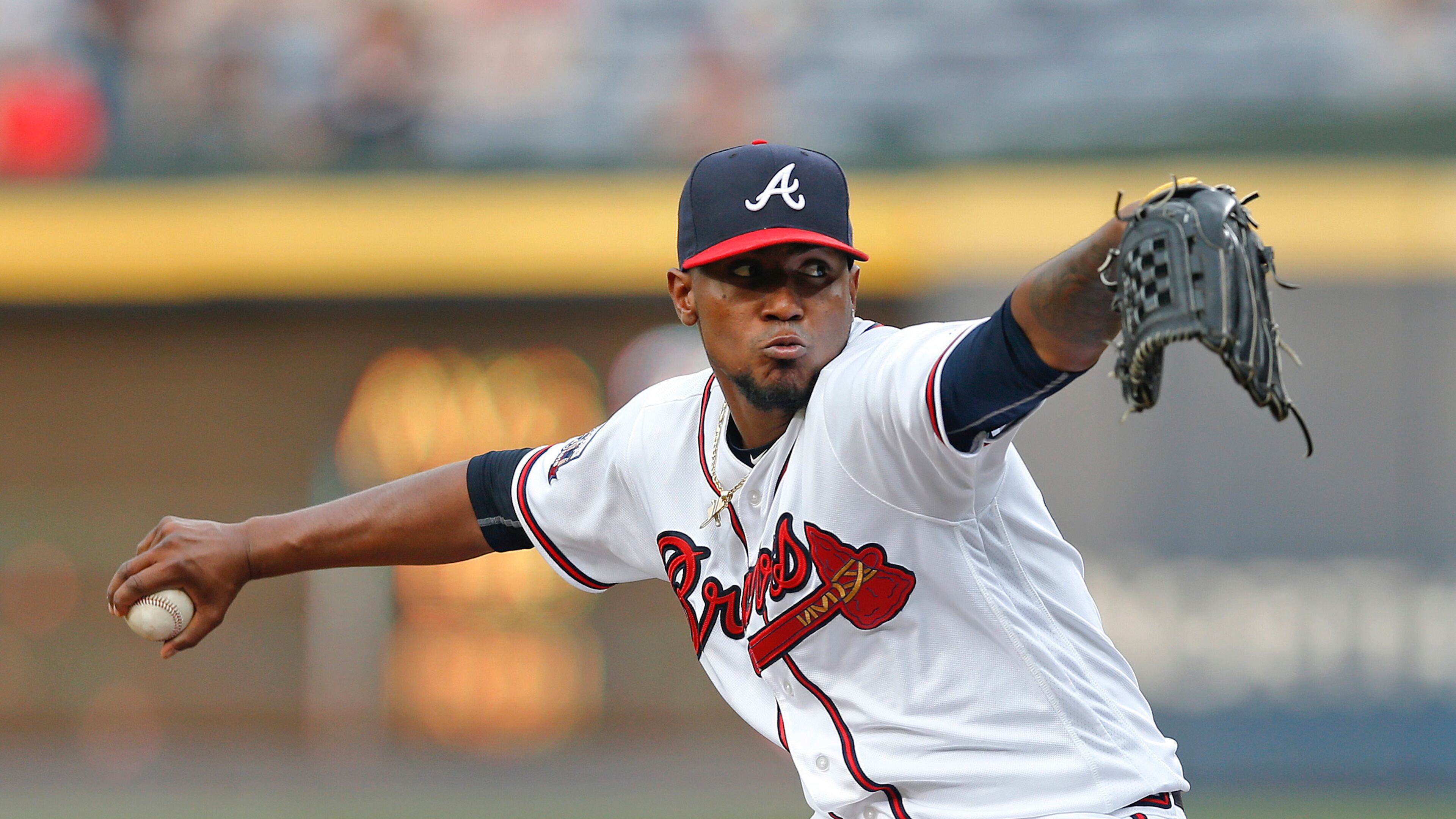 Atlanta Braves starting pitcher Julio Teheran works in the first inning of a baseball game against the Los Angeles Dodgers on Wednesday, April 20, 2016, in Atlanta . (AP Photo/John Bazemore)