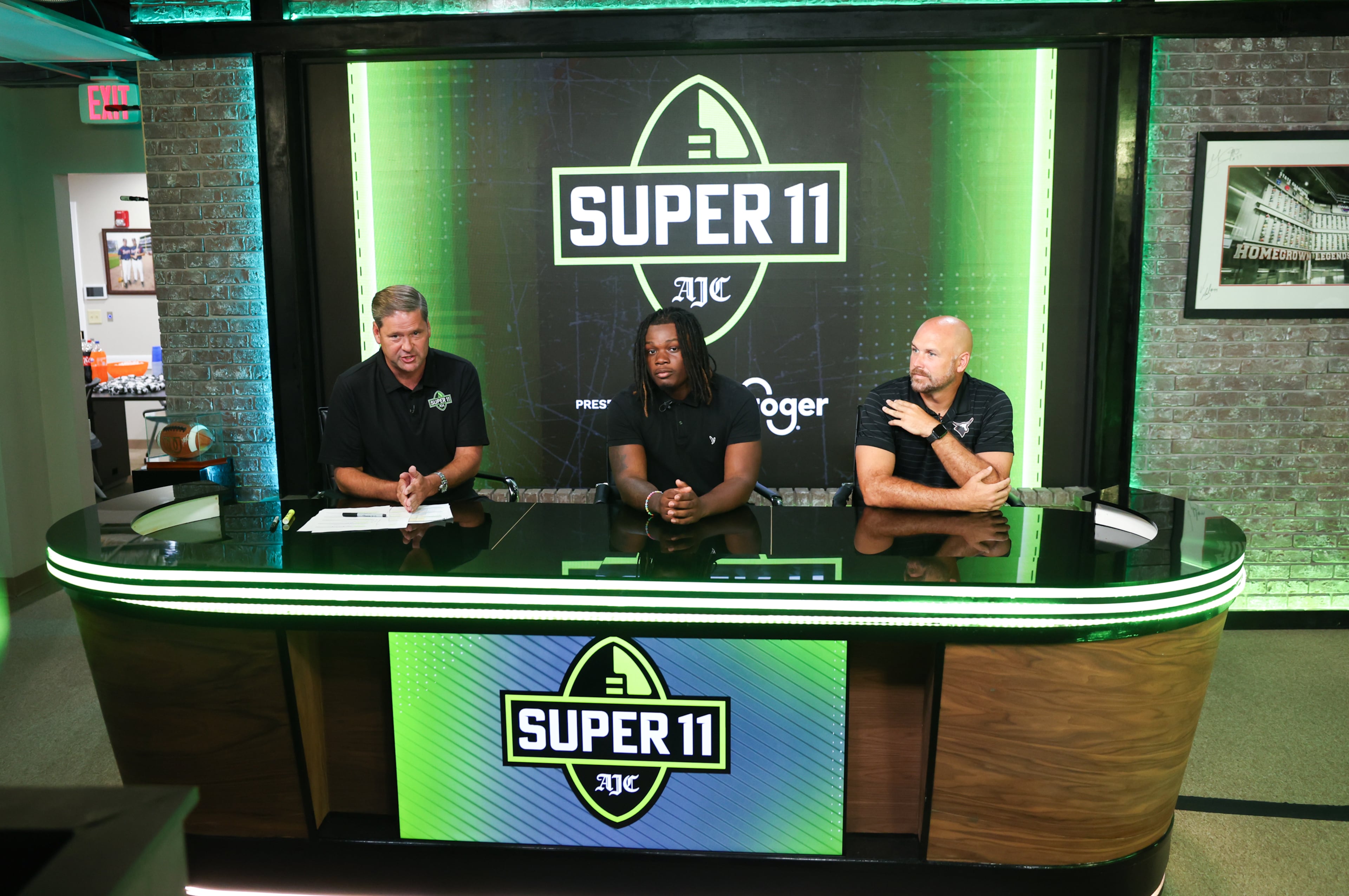 super 11 show