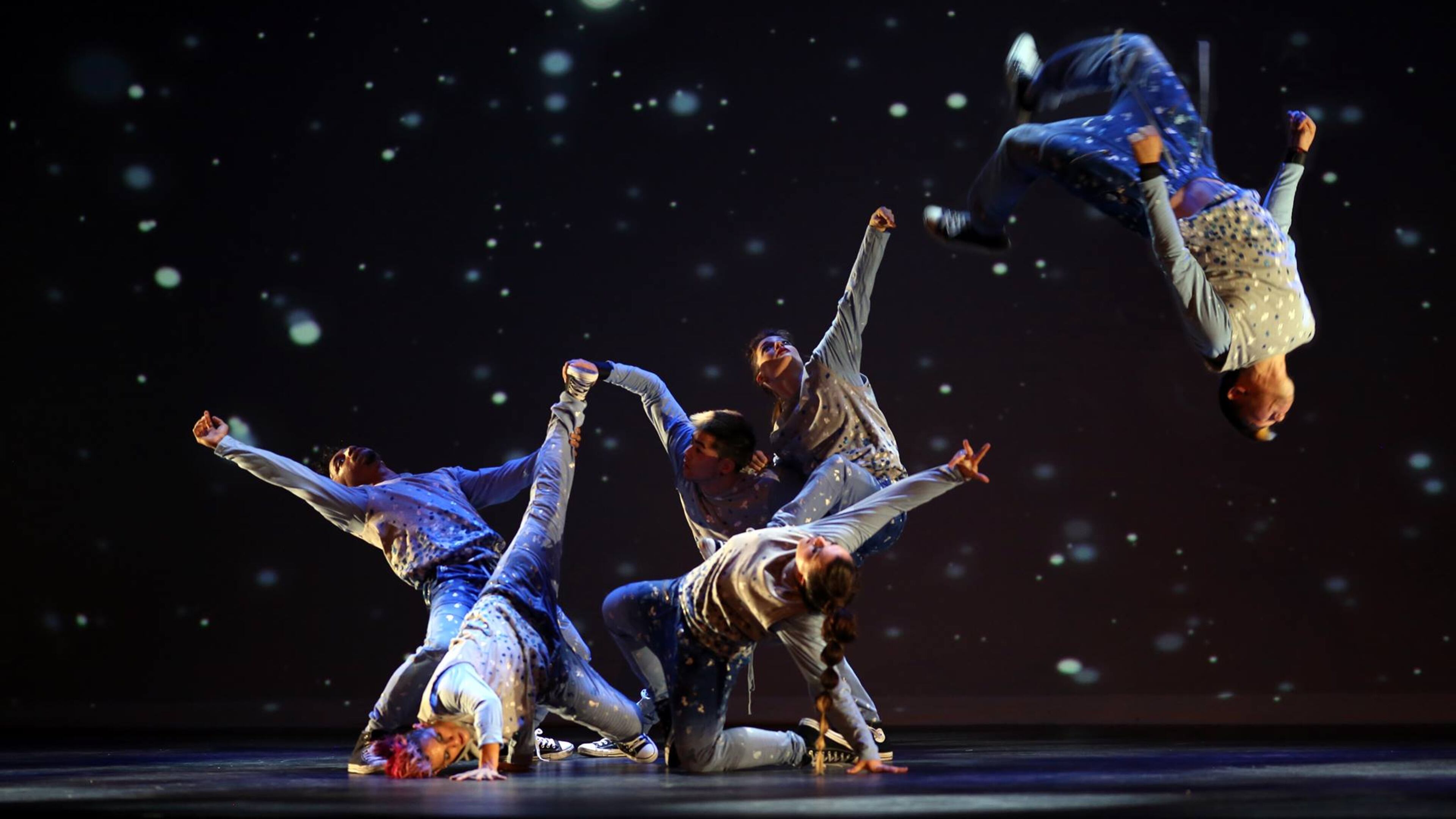 “The Hip Hop Nutcracker” sets choreography by the artistic director of a Brooklyn hip-hop crew to Tchaikovsky’s famed score