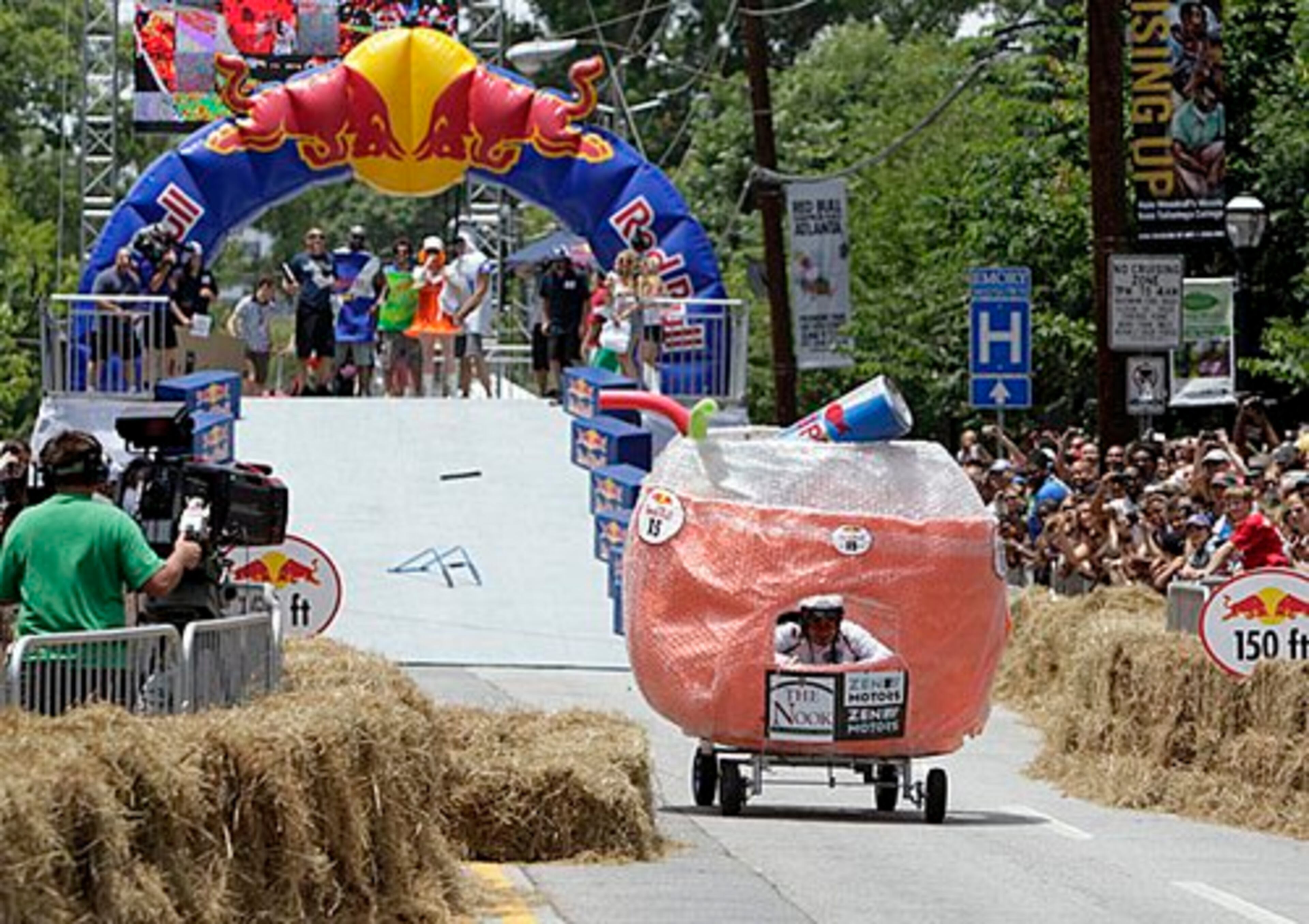 Entry #15, "Nook's Drunken Astronaut Fishbowl," from Atlanta, starts down the course.