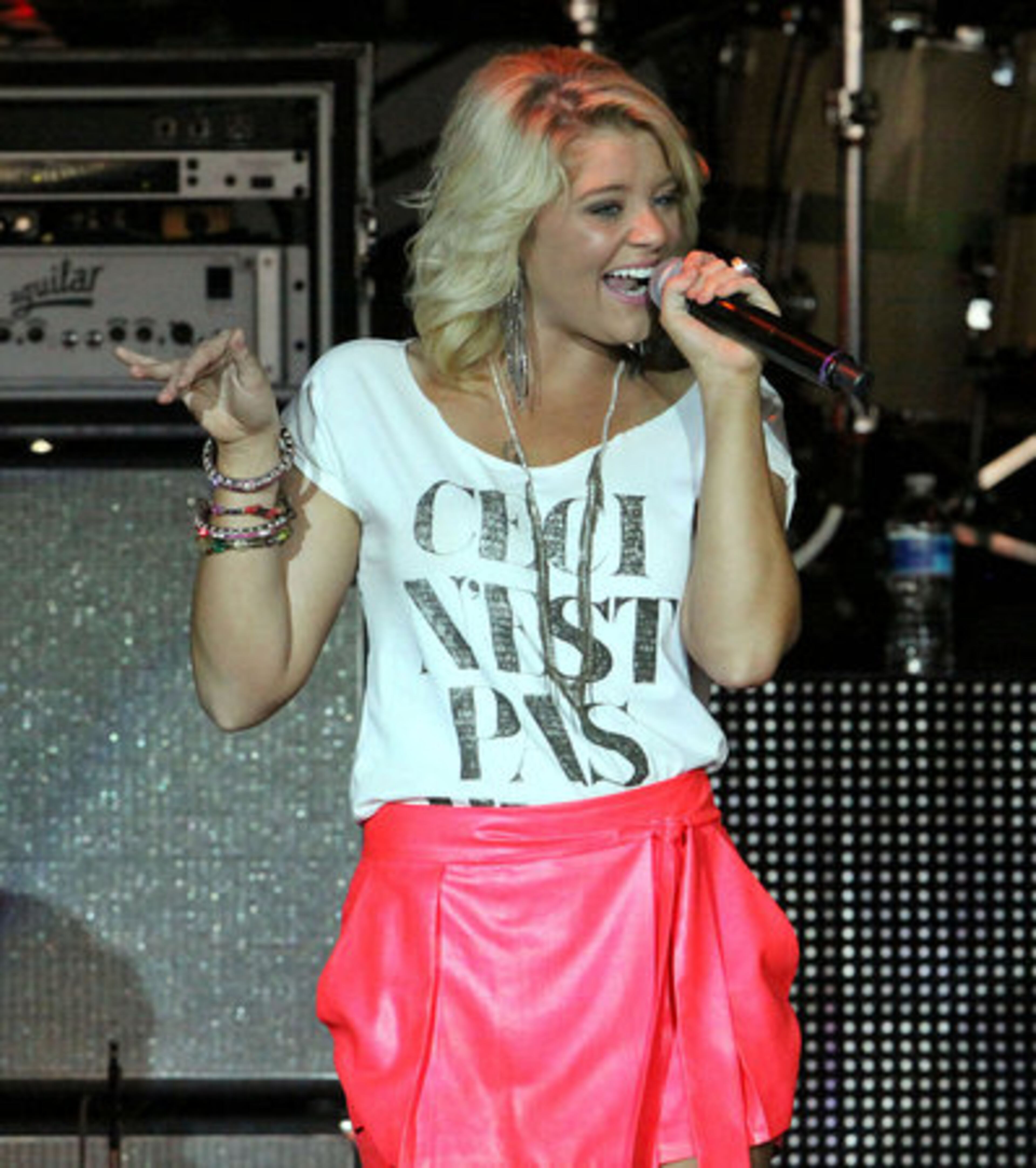 Lauren Alaina performs "I'm Not One of Them".
