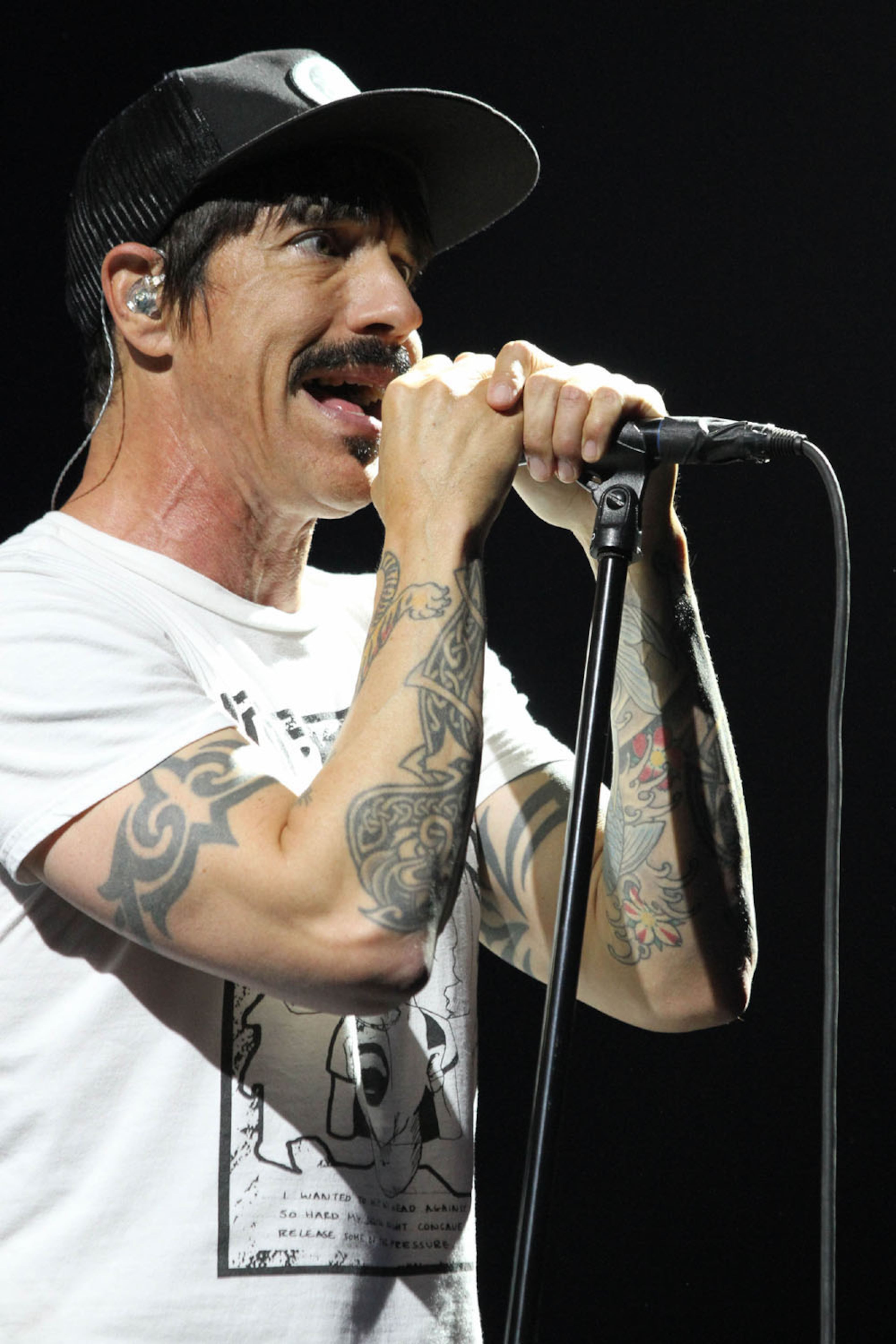 #18 of #25. PLEASE KEEP IN SEQUENTIAL ORDER FOR THE CONTINUITY OF THE GALLERY.
The Red Hot Chili Peppers brought their Getaway Tour to sold out Philips Arena on Friday, April 14, 2017. Jack Irons opened the show.
Robb Cohen Photography & Video /RobbsPhotos.com