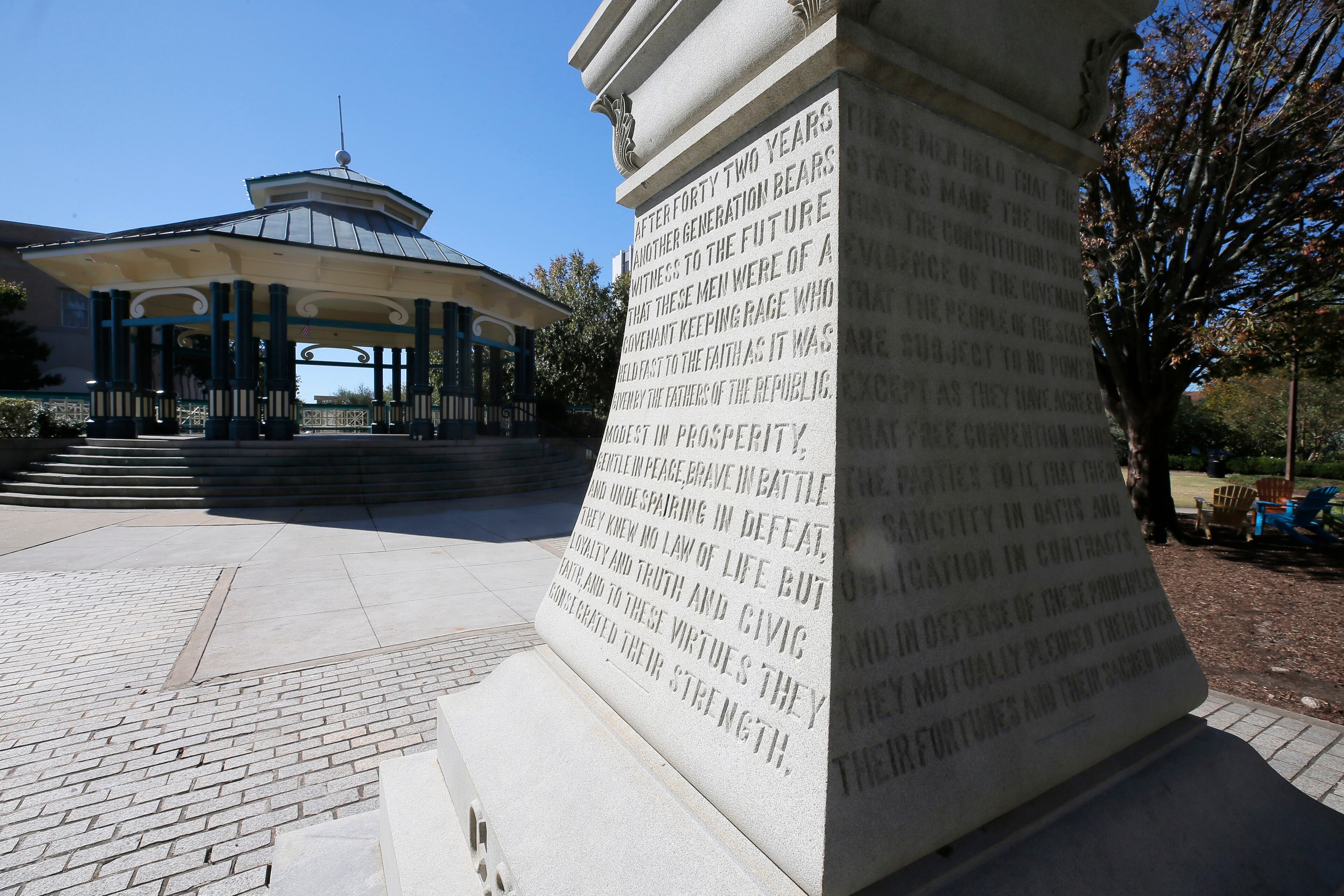 The monument to the Confederacy sits behind the old courthouse on the Decatur Square. BOB ANDRES /BANDRES@AJC.COM