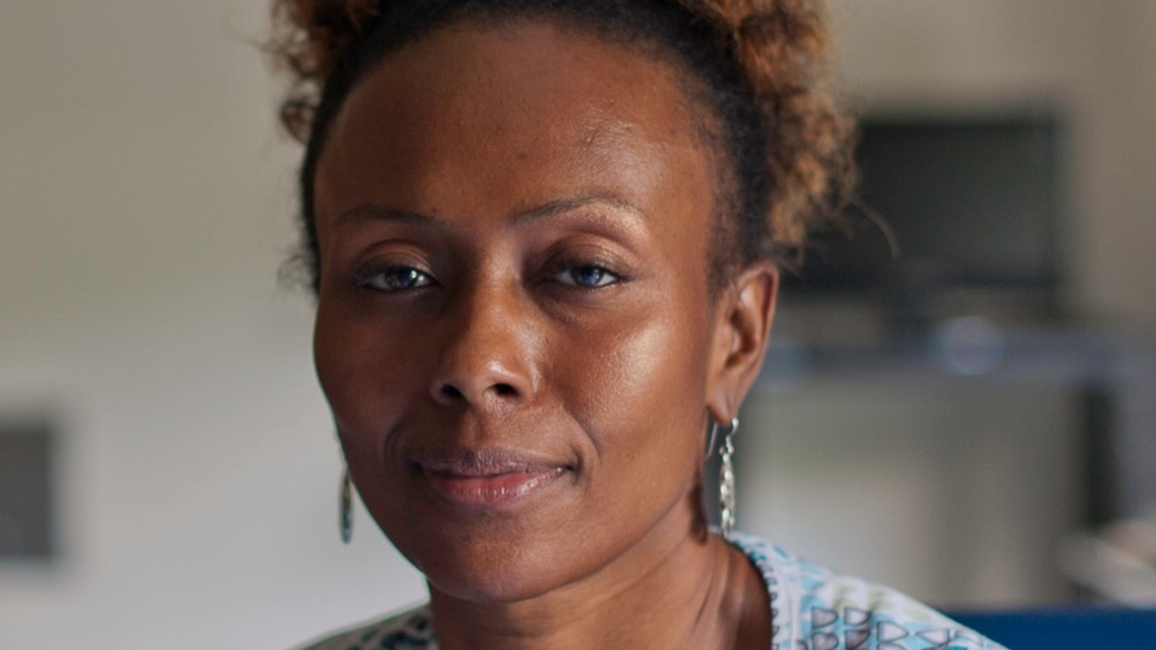 NICU nurse cares for critically ill babies while calming parents’ fears