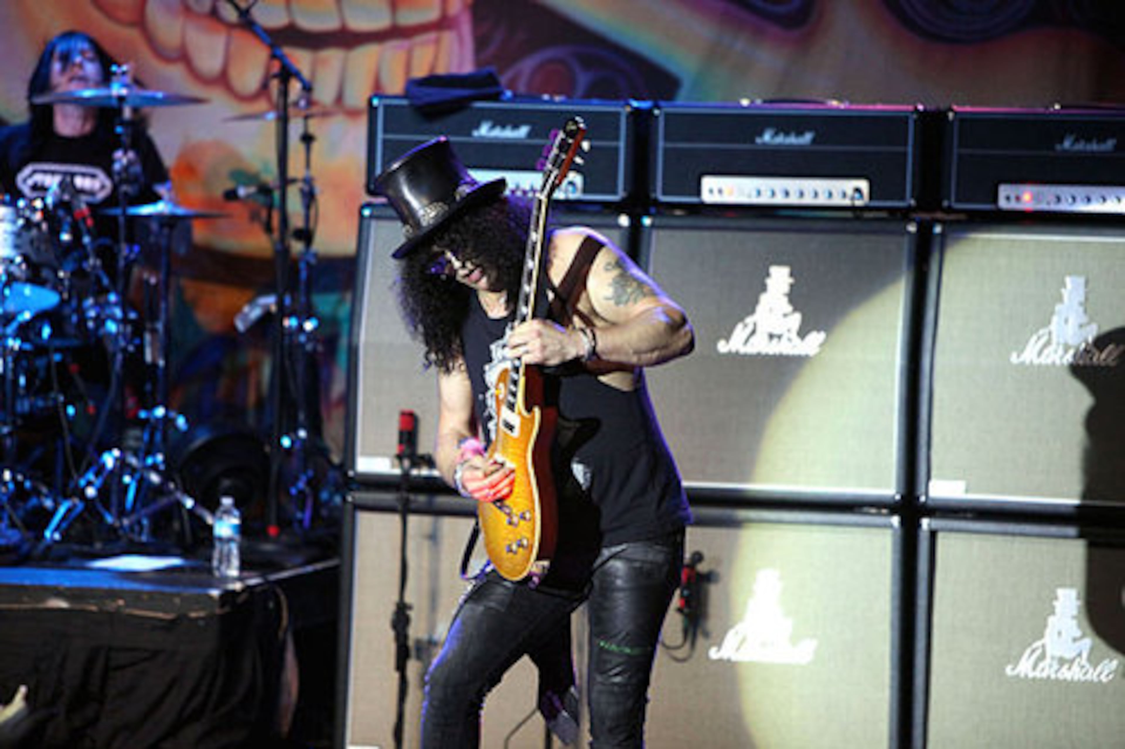 Slash solos on "Mean Bone."