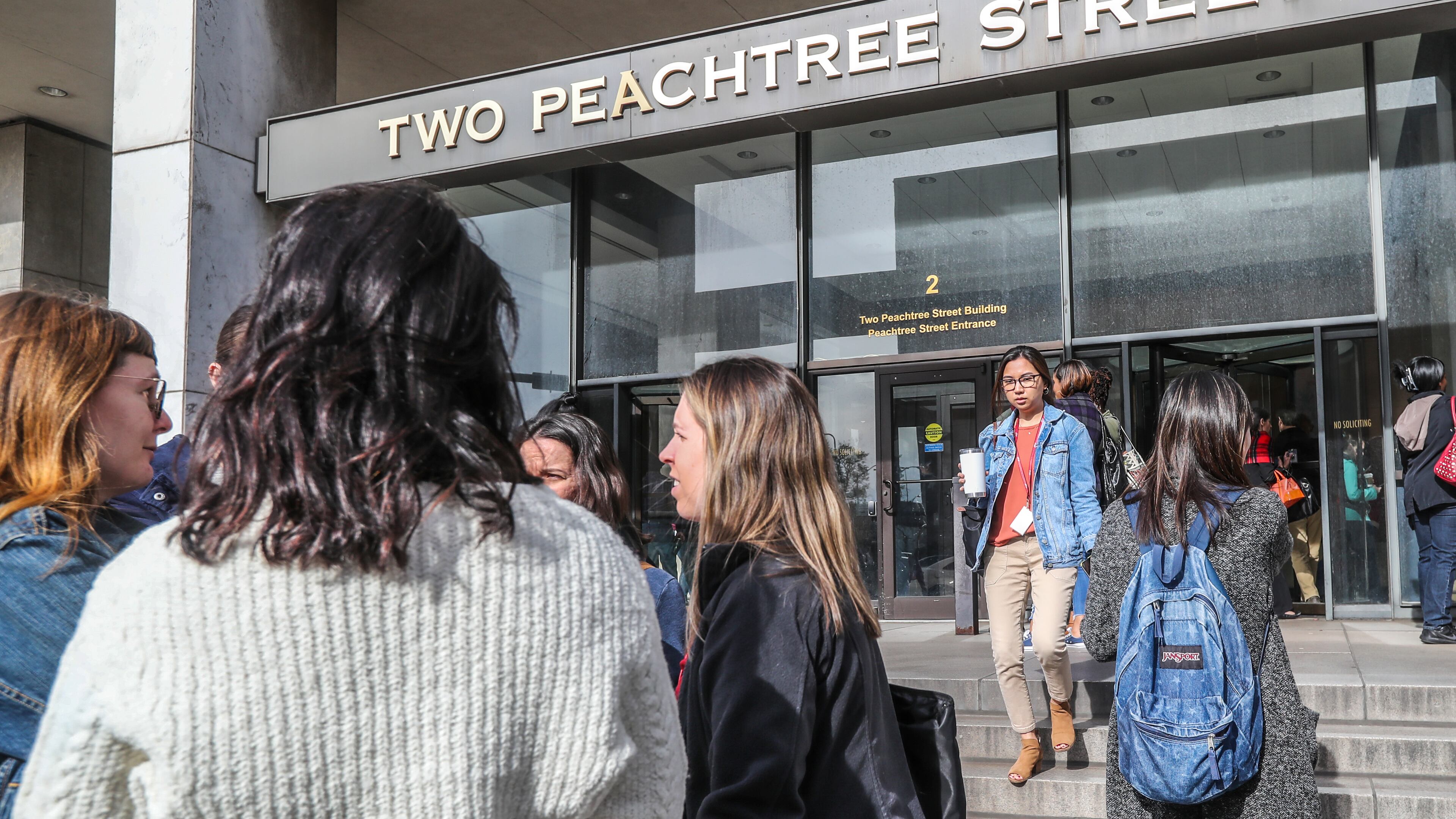 The Georgia State Building at 2 Peachtree St. is home to state health agencies, but plenty of its office space has been empty while employees work from home during the coronavirus pandemic. JOHN SPINK/JSPINK@AJC.COM
