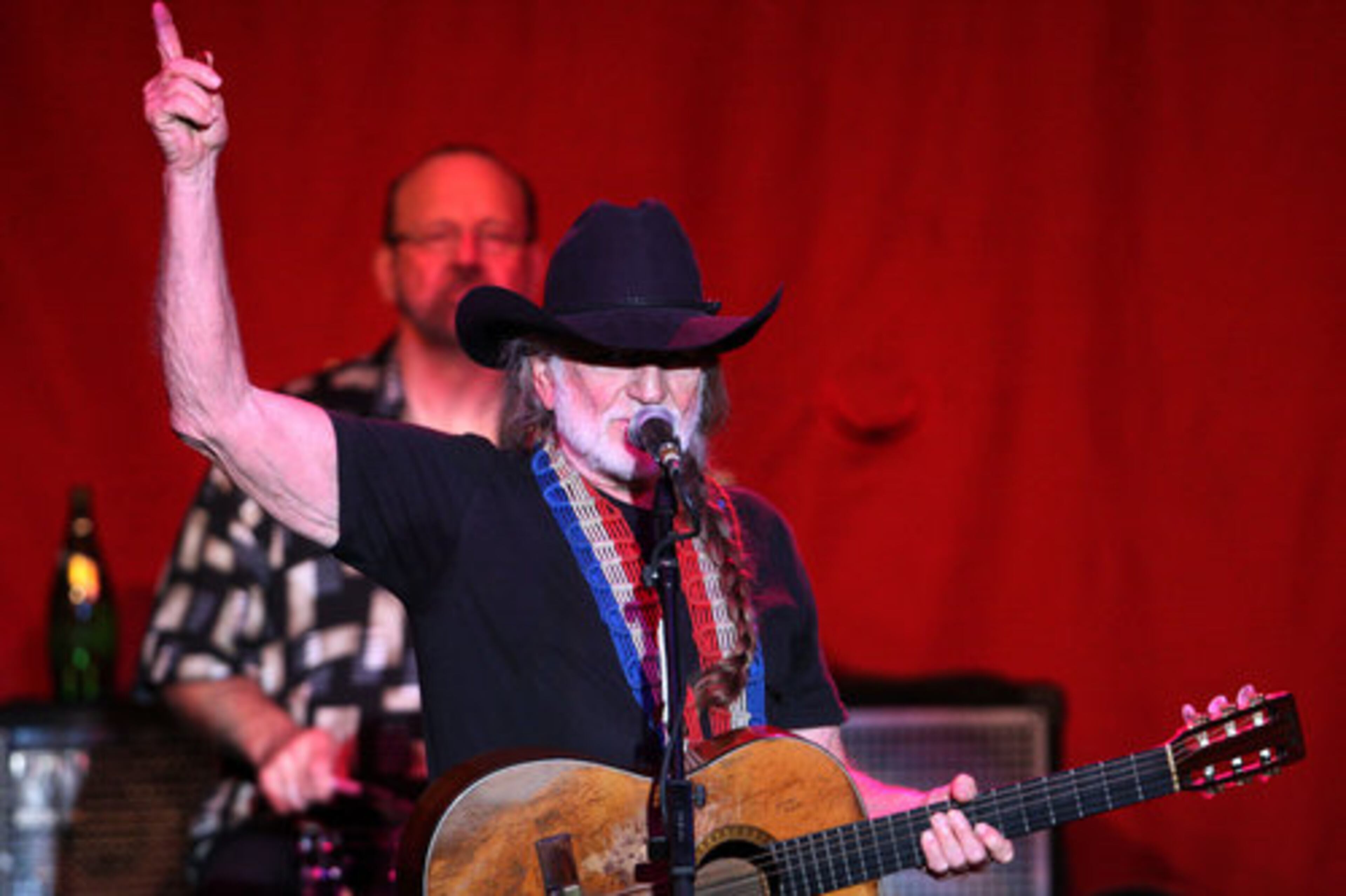 Willie Nelson and B.B. King entertained an enthusiastic crowd Sunday night at Chastain Park.