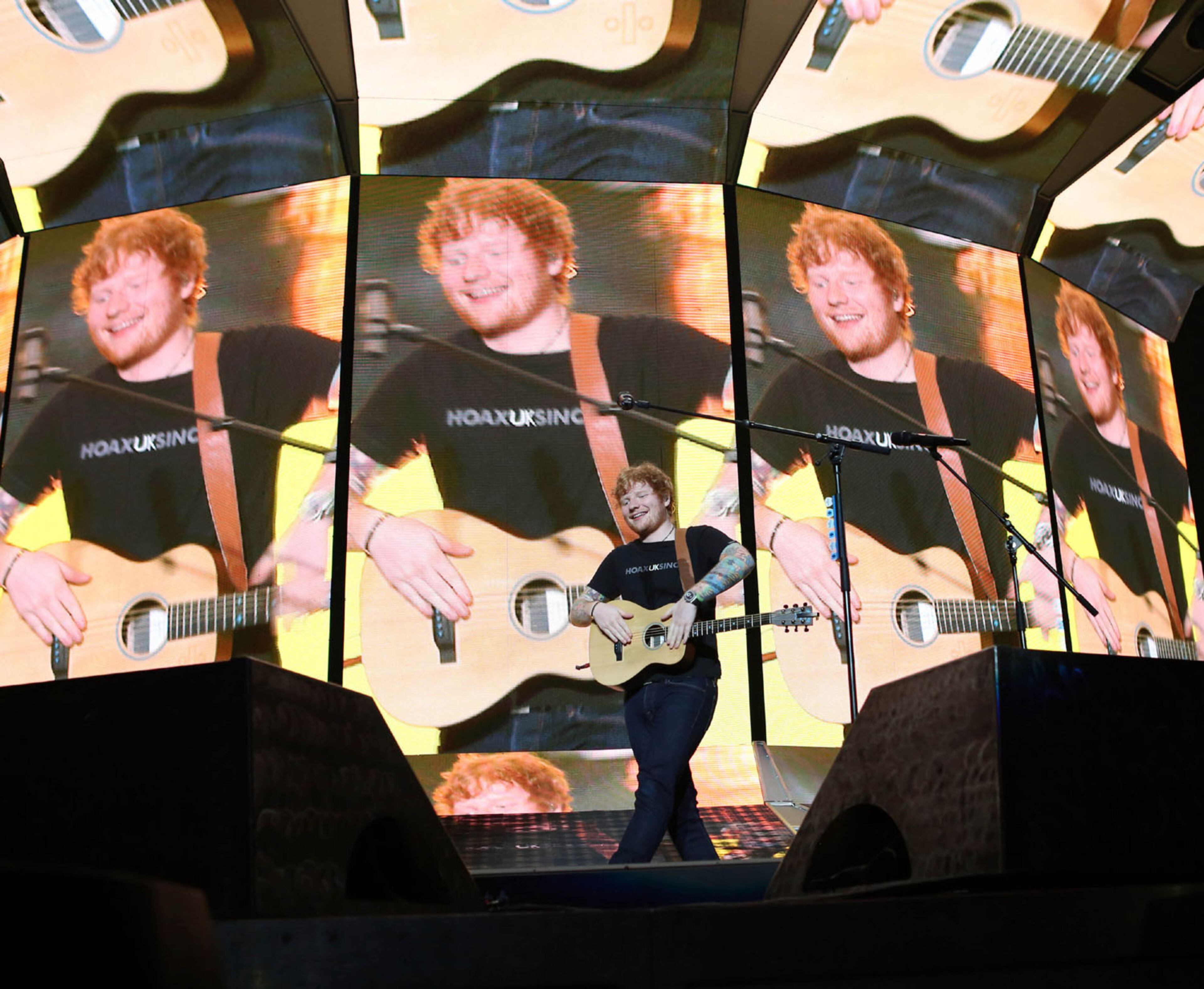 #16 of #30. PLEASE KEEP IN SEQUENTIAL ORDER FOR THE CONTINUITY OF THE GALLERY.
British stars Ed Sheeran and James Blunt rocked the first of two sold out nights at Infinite Energy Center on Friday, August 25, 2017.
Robb Cohen Photography & Video /RobbsPhotos.com
