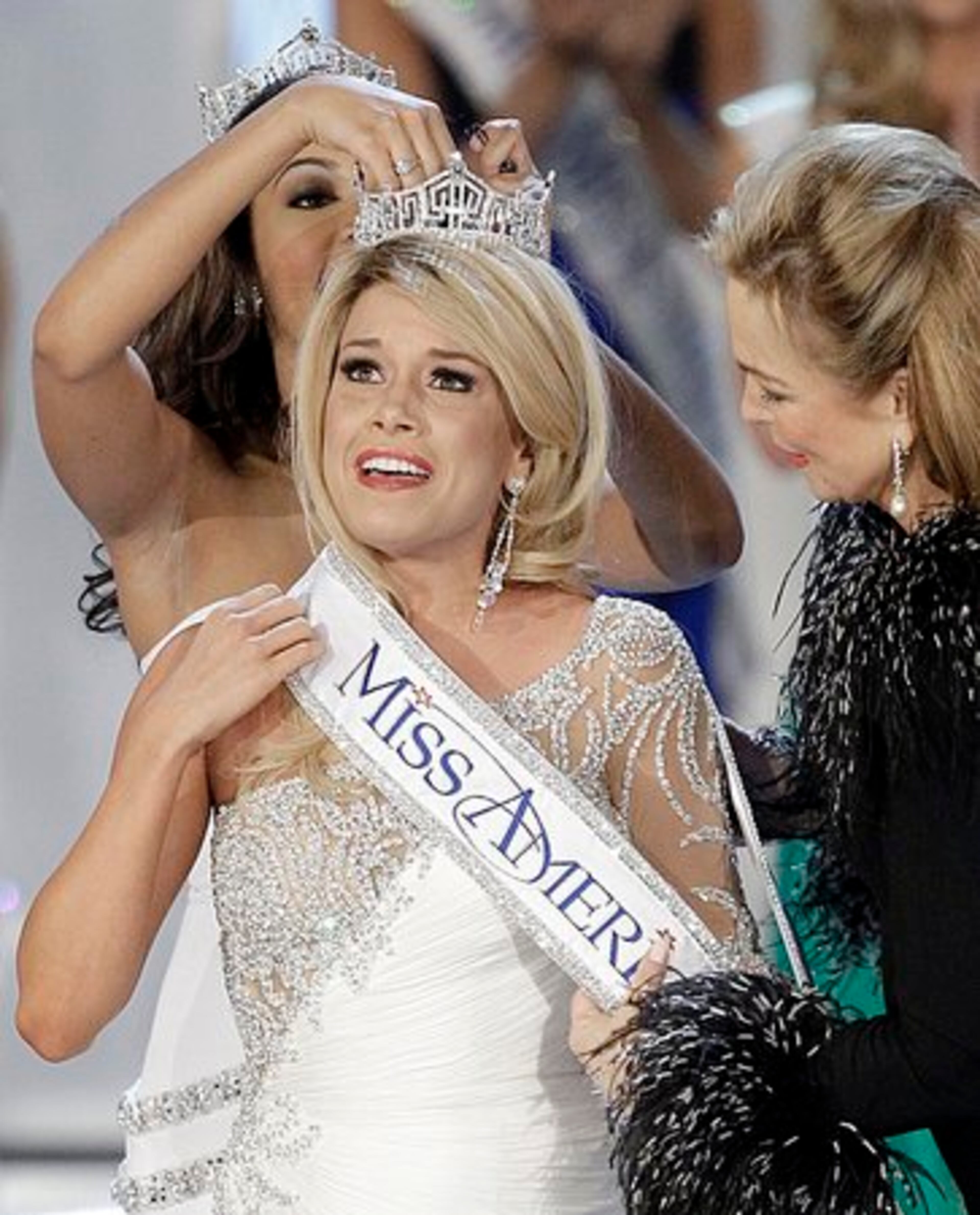 Teresa Scanlan, Miss Nebraska is crowned Miss America 2011 during the Miss America pageant, Saturday, Jan. 15, 2011 in Las Vegas.