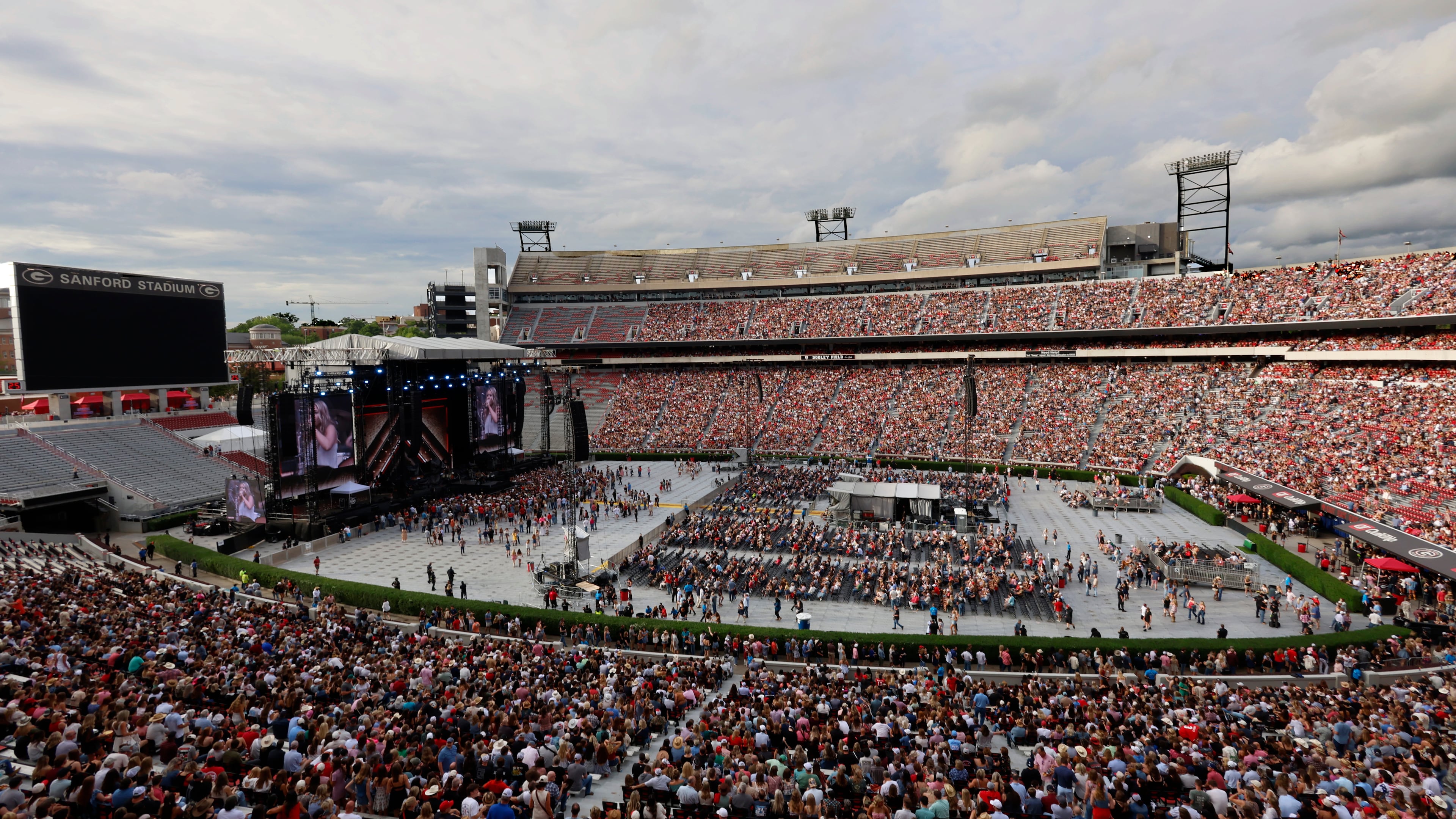 Sanford Stadium, home of the UGA football team, was sold out with fans eager to see Georgia natives Jason Aldean and Luke Bryan, and fellow award-winning artists Zach Top and Lauren Alaina, during the first “Live Between the Hedges” concert on Saturday, April 25, 2026. It was just the second concert in the stadium’s nearly 100-year history. (Akili-Casundria Ramsess/EyeAkili Media)