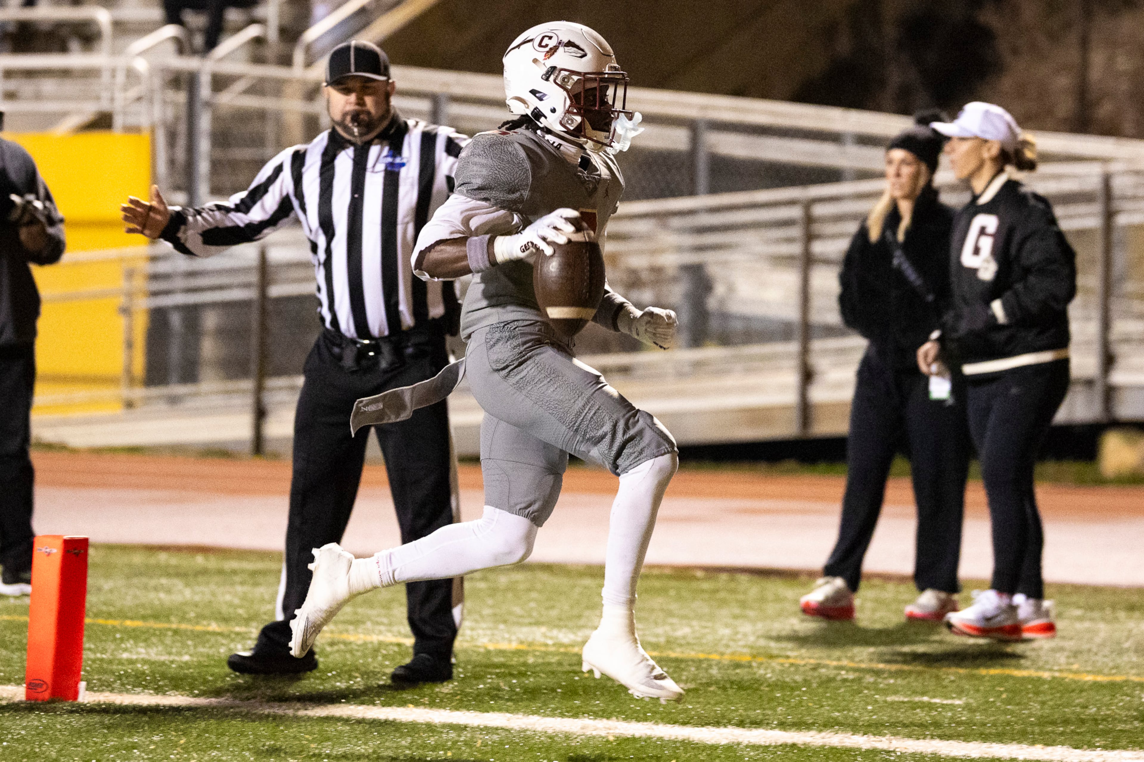 Creekside wide receiver Eric Paul Jr. runs for a touchdown during the first half of the Class 4A semifinal against Kell on Friday, Dec. 5, 2025, at Creekside High School in Fairburn. (Oscar Guevara Saenz for the AJC)