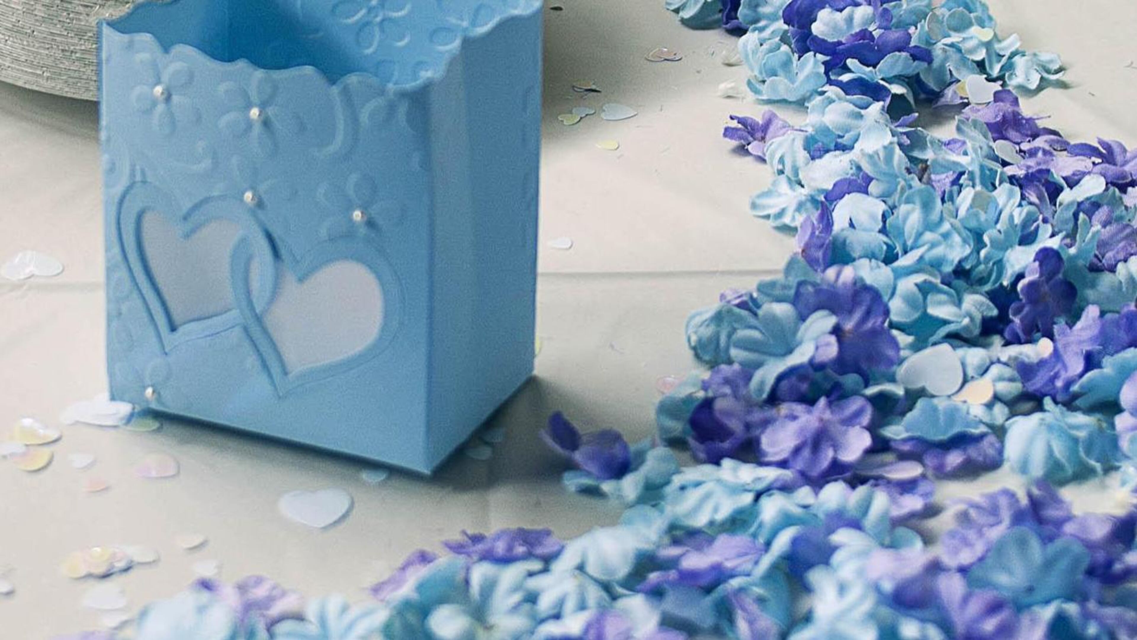 An Oregon man was arrested on suspicion of stealing gifts at several weddings in July.