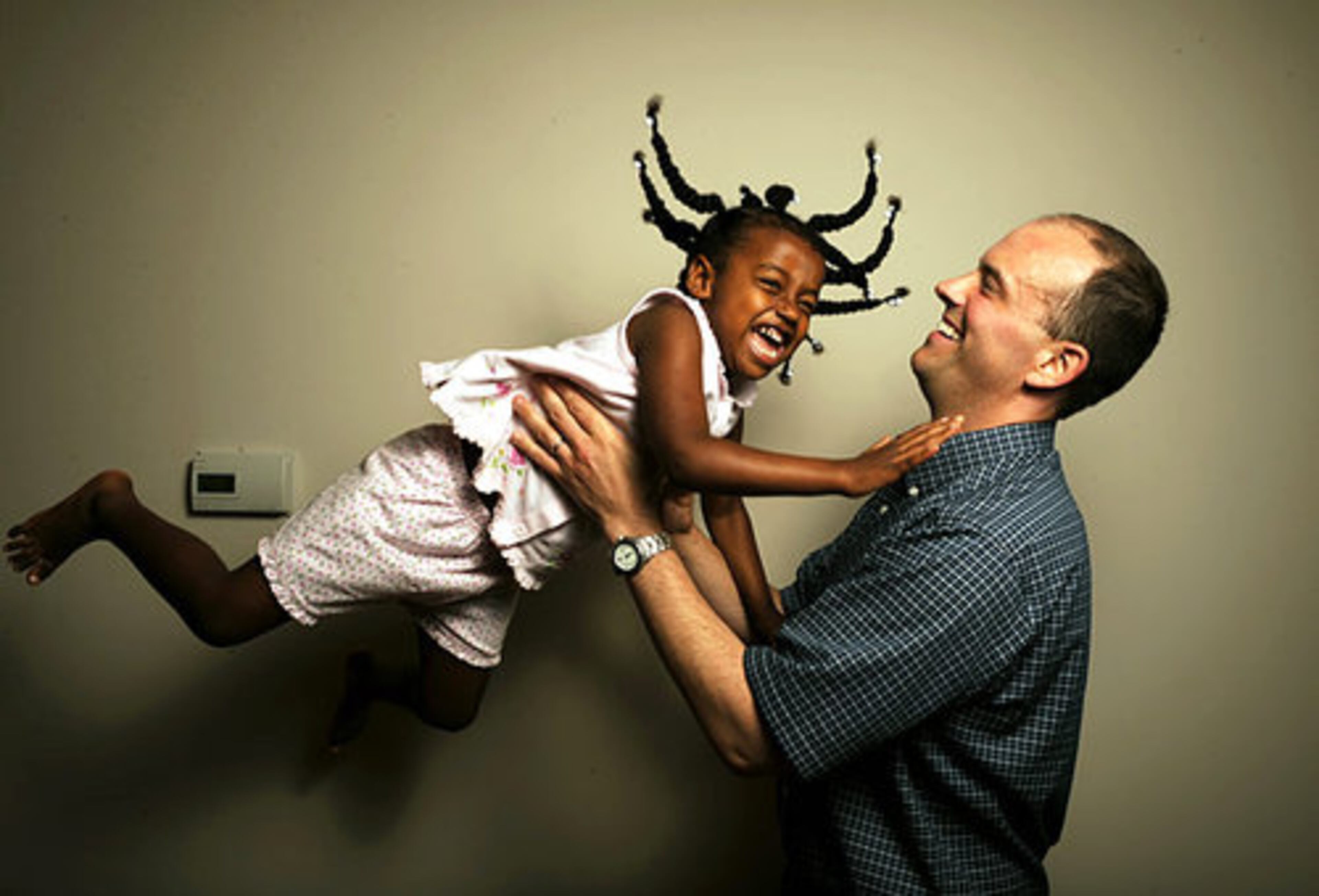 "It's a little gift he gives her, the little joy of feeling nice and getting good vibes from other people," Green's wife, Jennifer, says.