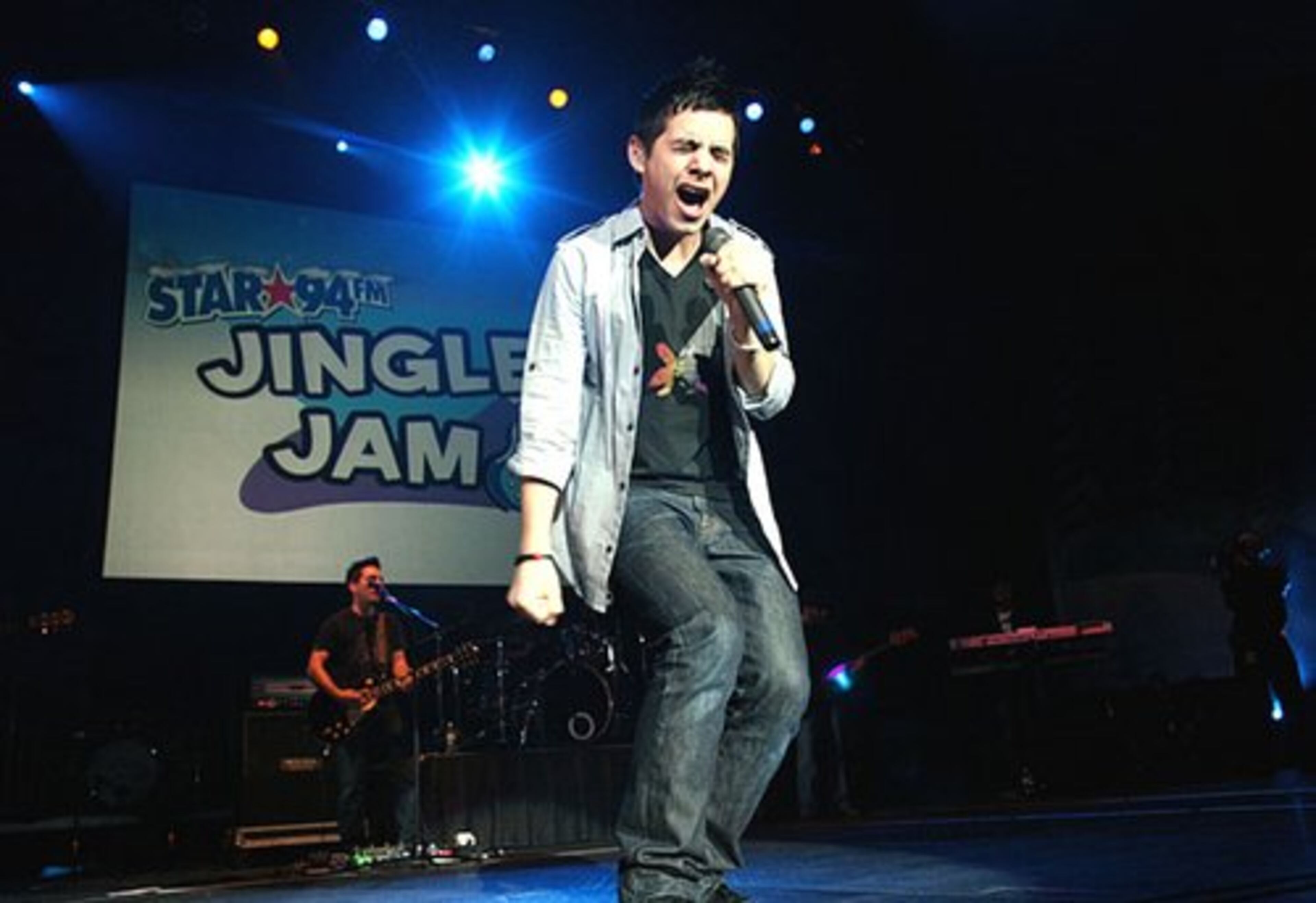 David Archuleta sings his single "Crush."