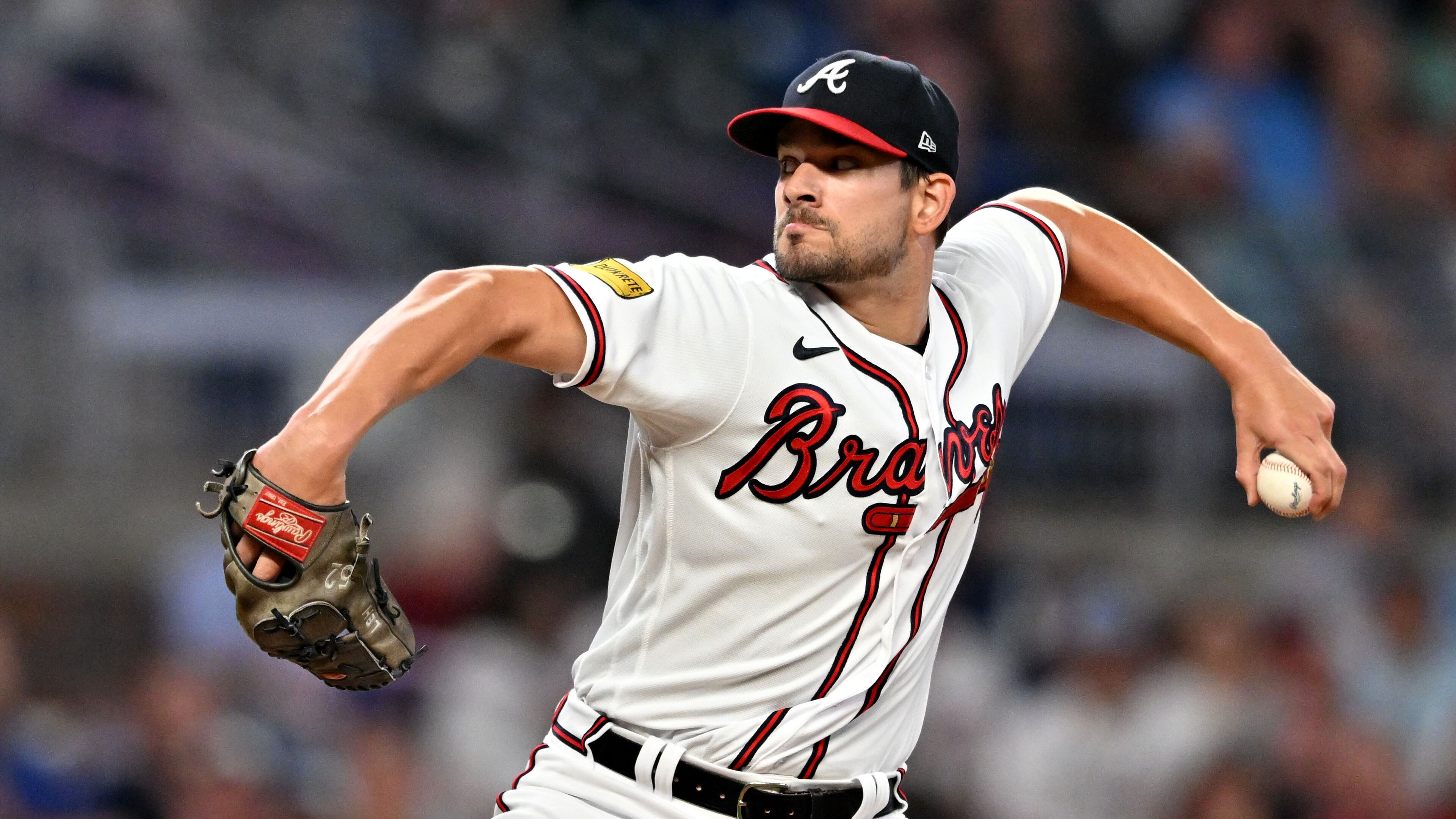 Atlanta Braves' relief pitcher Brad Hand (45) throws a pitch during the eighth inning at Truist Park, Tuesday, Sept. 26, 2023, in Atlanta. Atlanta Braves won 7-6 over Chicago Cubs.(Hyosub Shin / Hyosub.Shin@ajc.com)