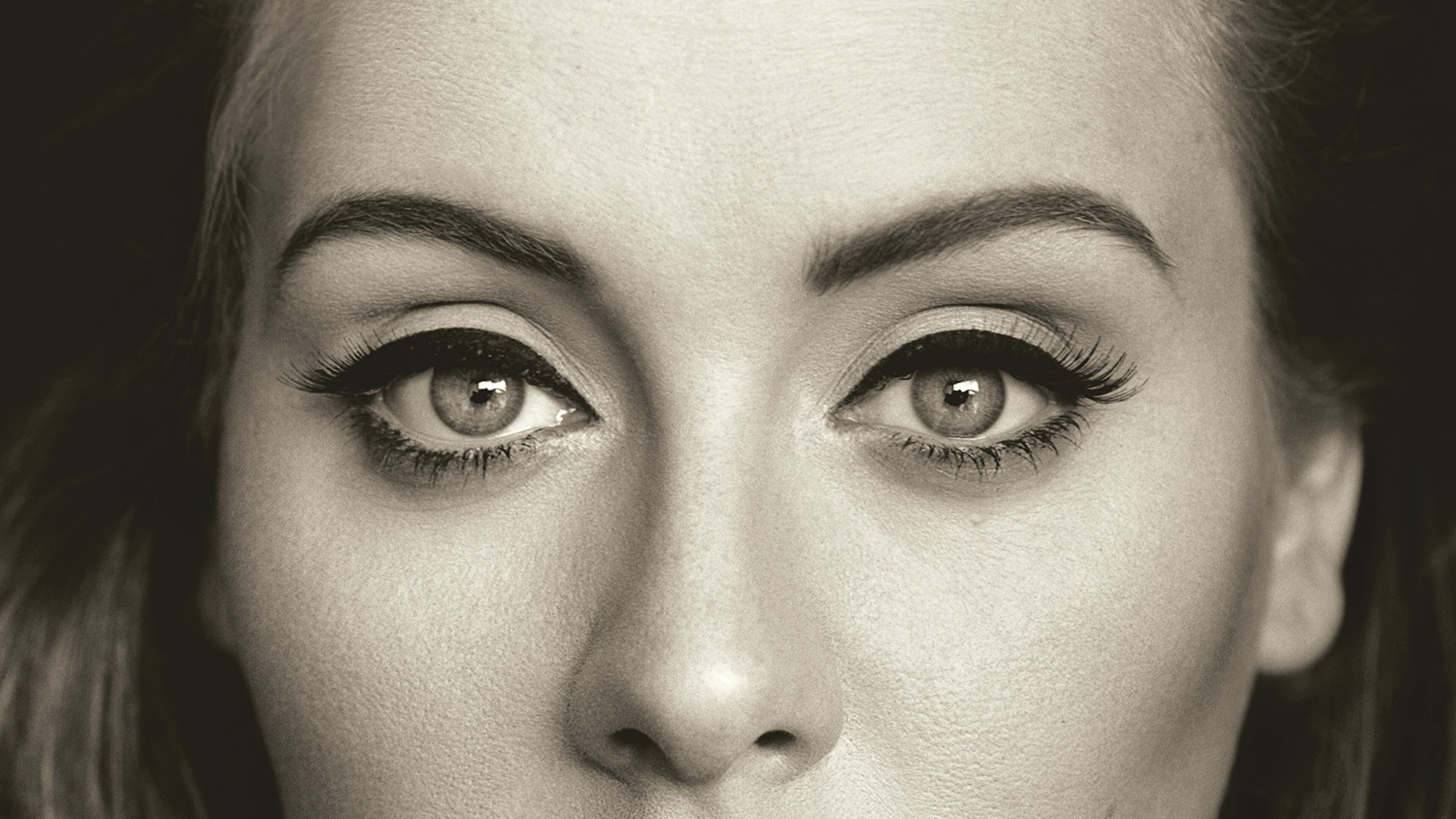 Is it just us, or does Adele look rather Scully-like in this photo?