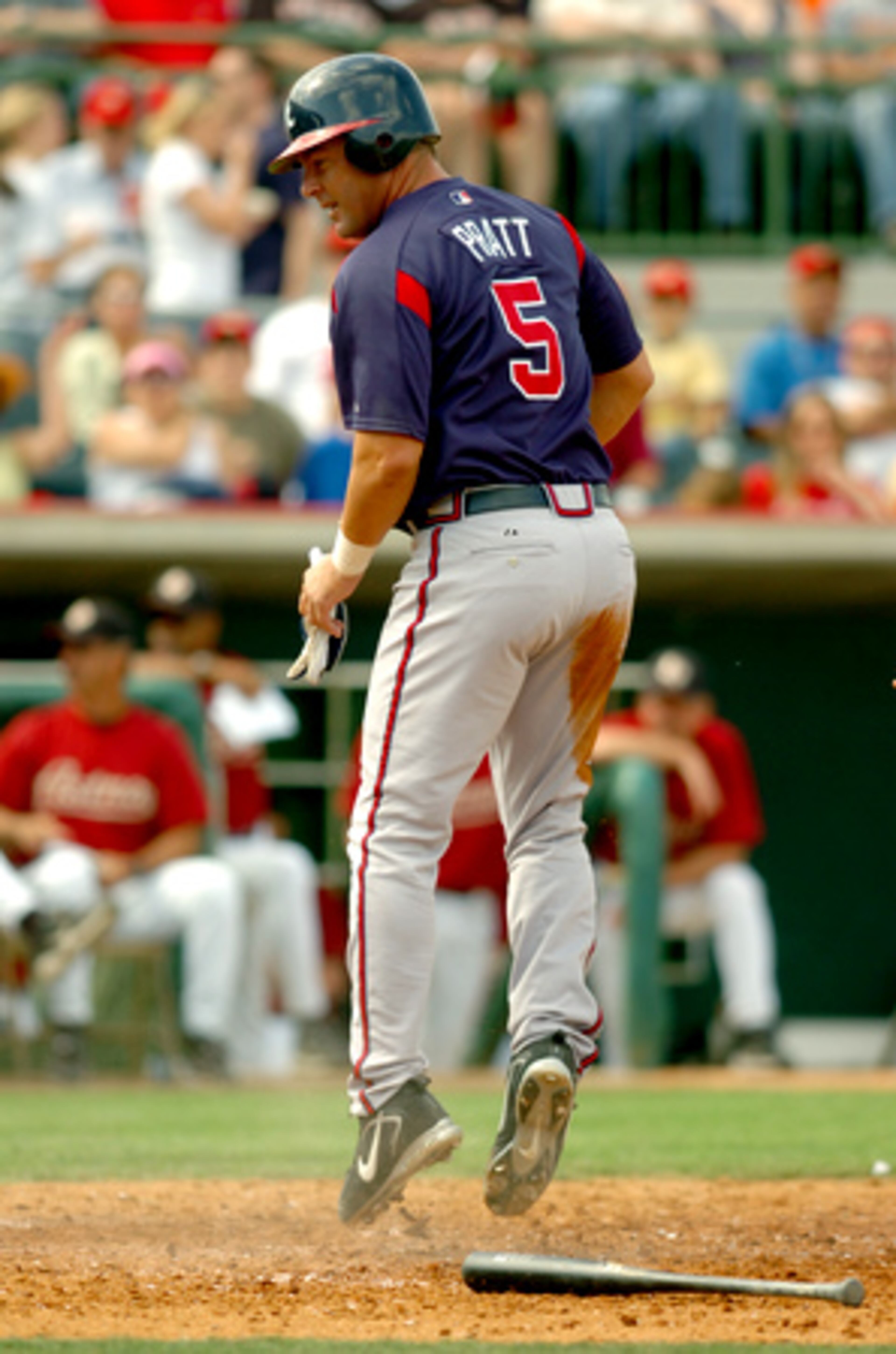 Former Braves catcher Todd Pratt inquired about purchasing steroids from a Mets clubhouse assistant in 2000, according to the report.