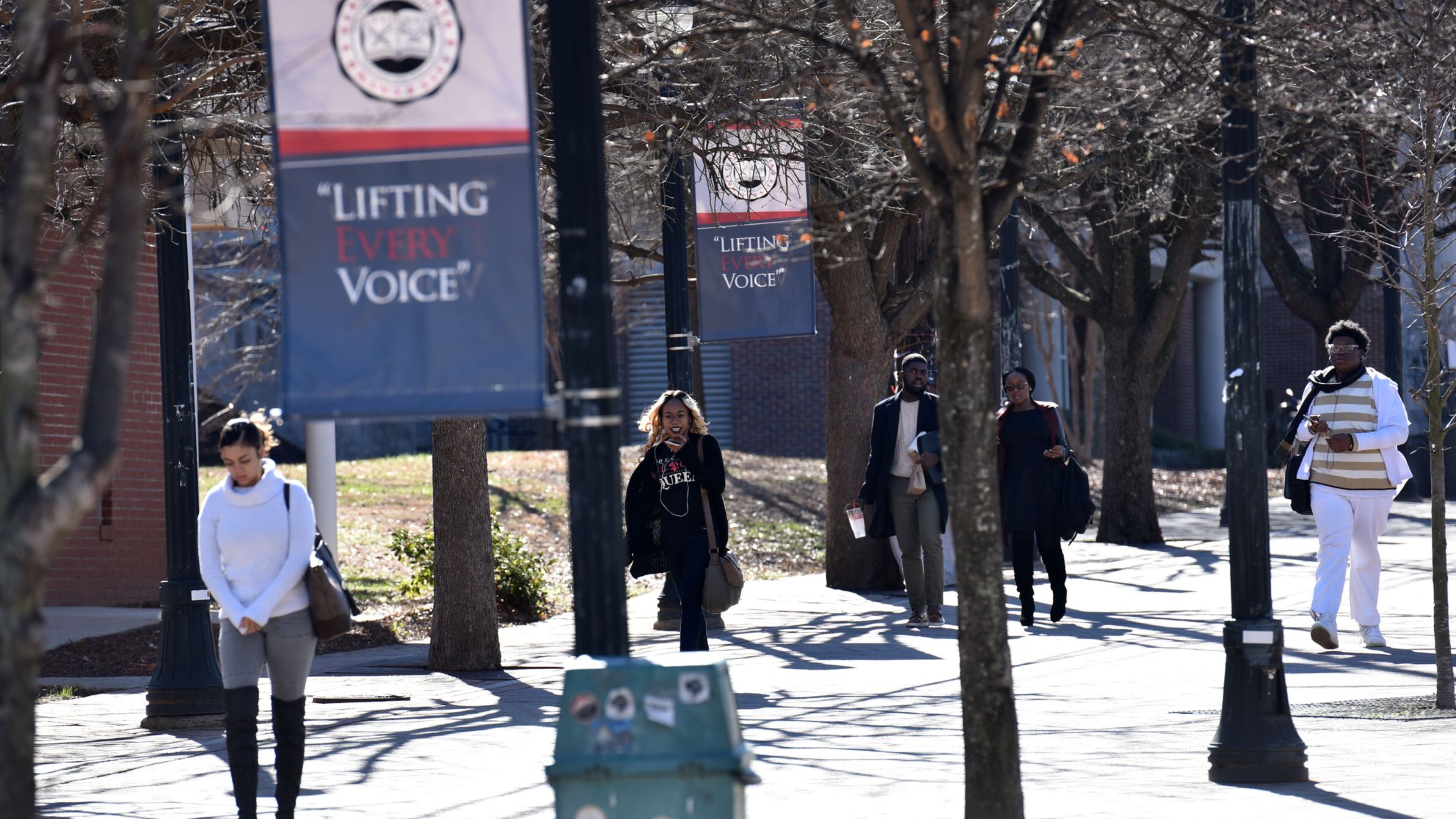Atlanta - Students make their way to their classes on Clark Atlanta University’s campus on Tuesday, January 24, 2017. HYOSUB SHIN / HSHIN@AJC.COM