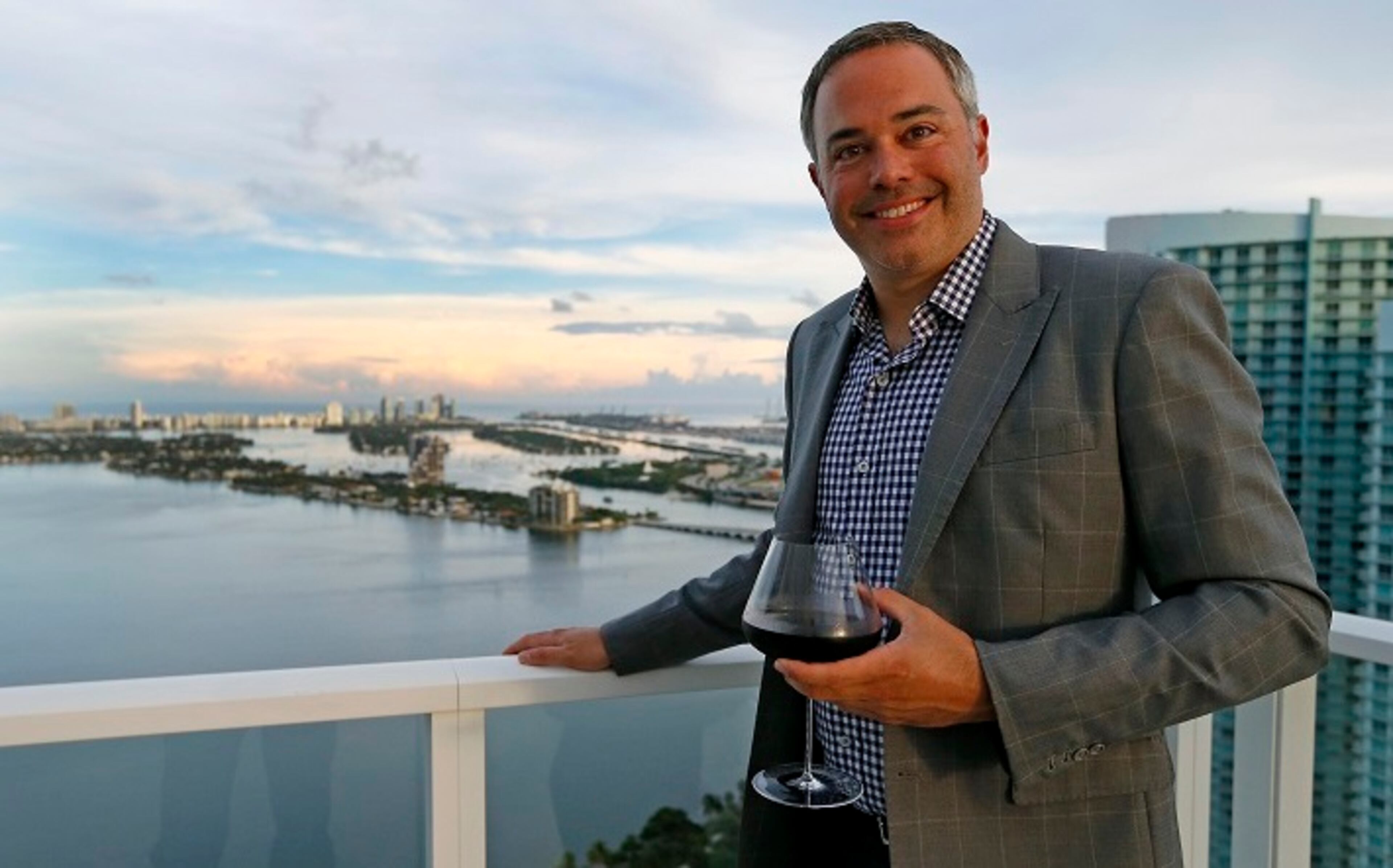David Koretz, CEO of Plum, poses for the pictures at his home on Wednesday, Sept. 6, 2017 in Miami, Fla. David Koretz' company Plum has created a high-tech wine appliance that serves wine at the perfect temperature and can save it for months, still serving wine as it was intended. (David Santiago/Miami Herald/TNS)
