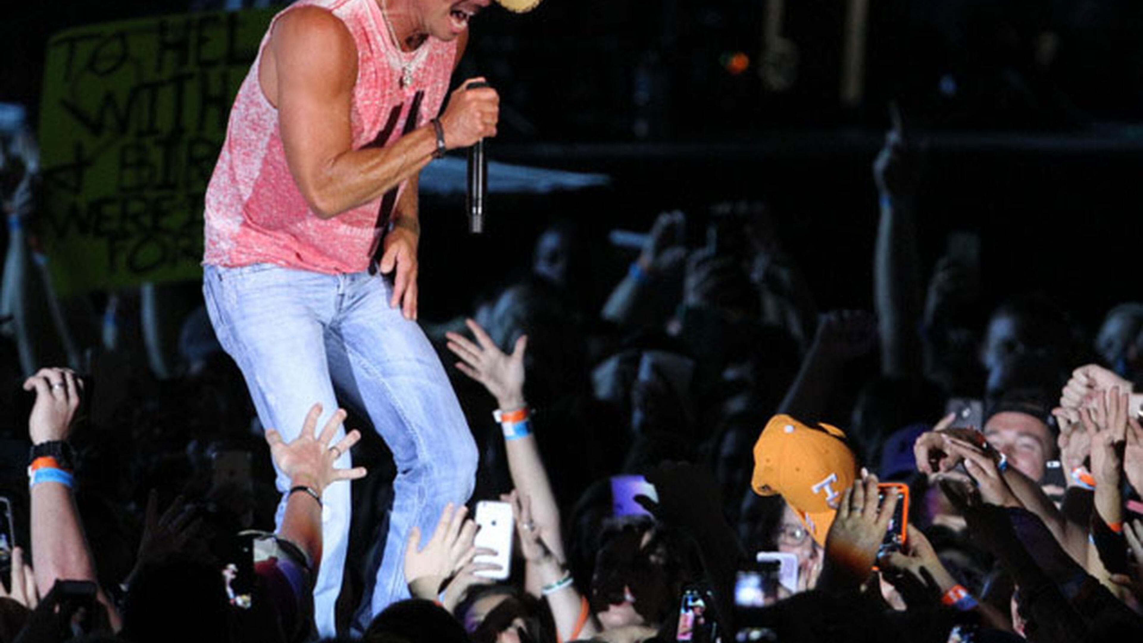 Kenny Chesney was a regular presence at the Georgia Dome. Photo: Robb D. Cohen/www/RobbsPhotos.com.