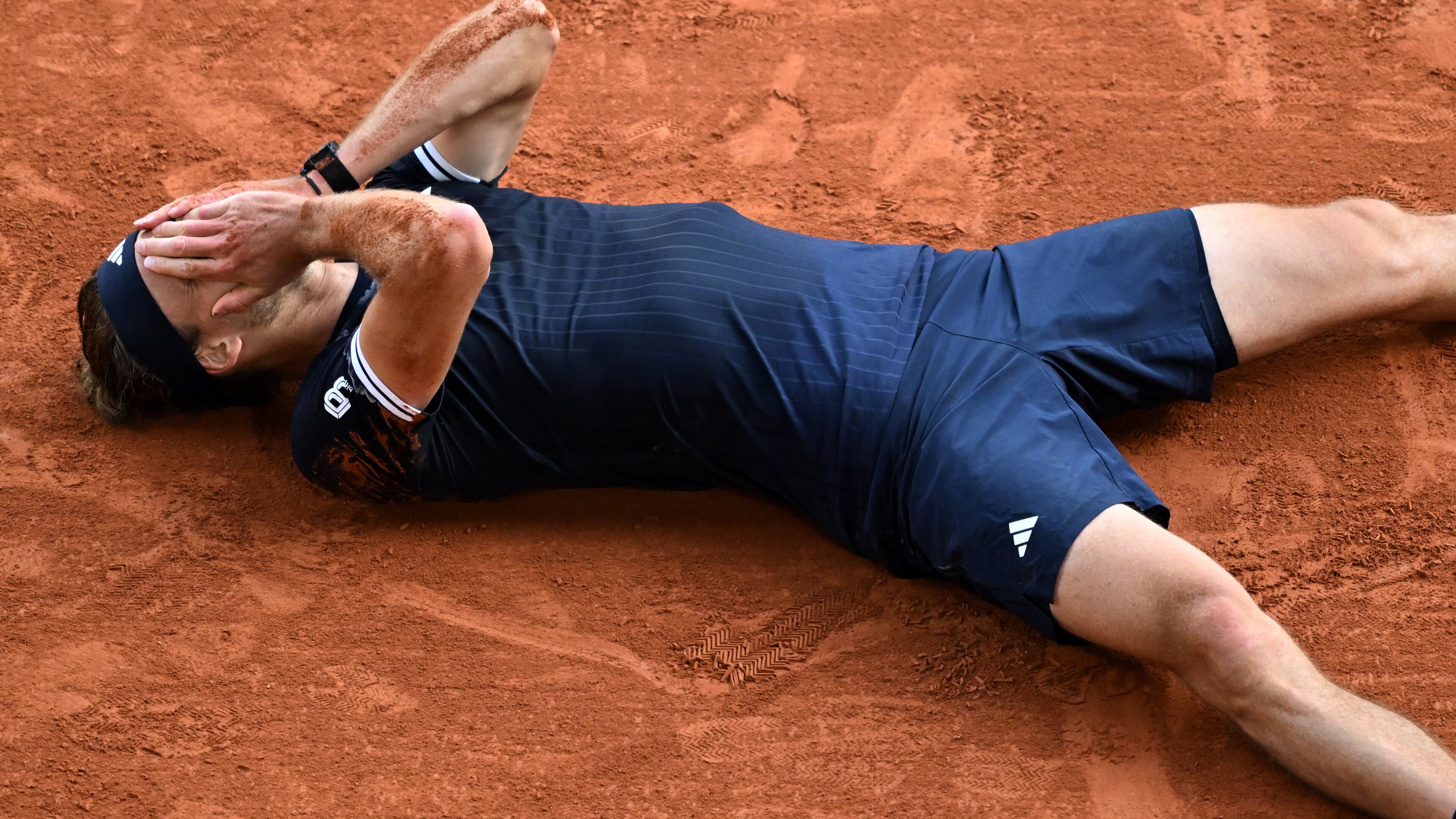 Germany's Alexander Zverev reacts after winning the final tennis match against Italy's Flavio Cobolli at the French Open in Paris, Sunday, June 7, 2026. (AP Photo/Emma Da Silva)