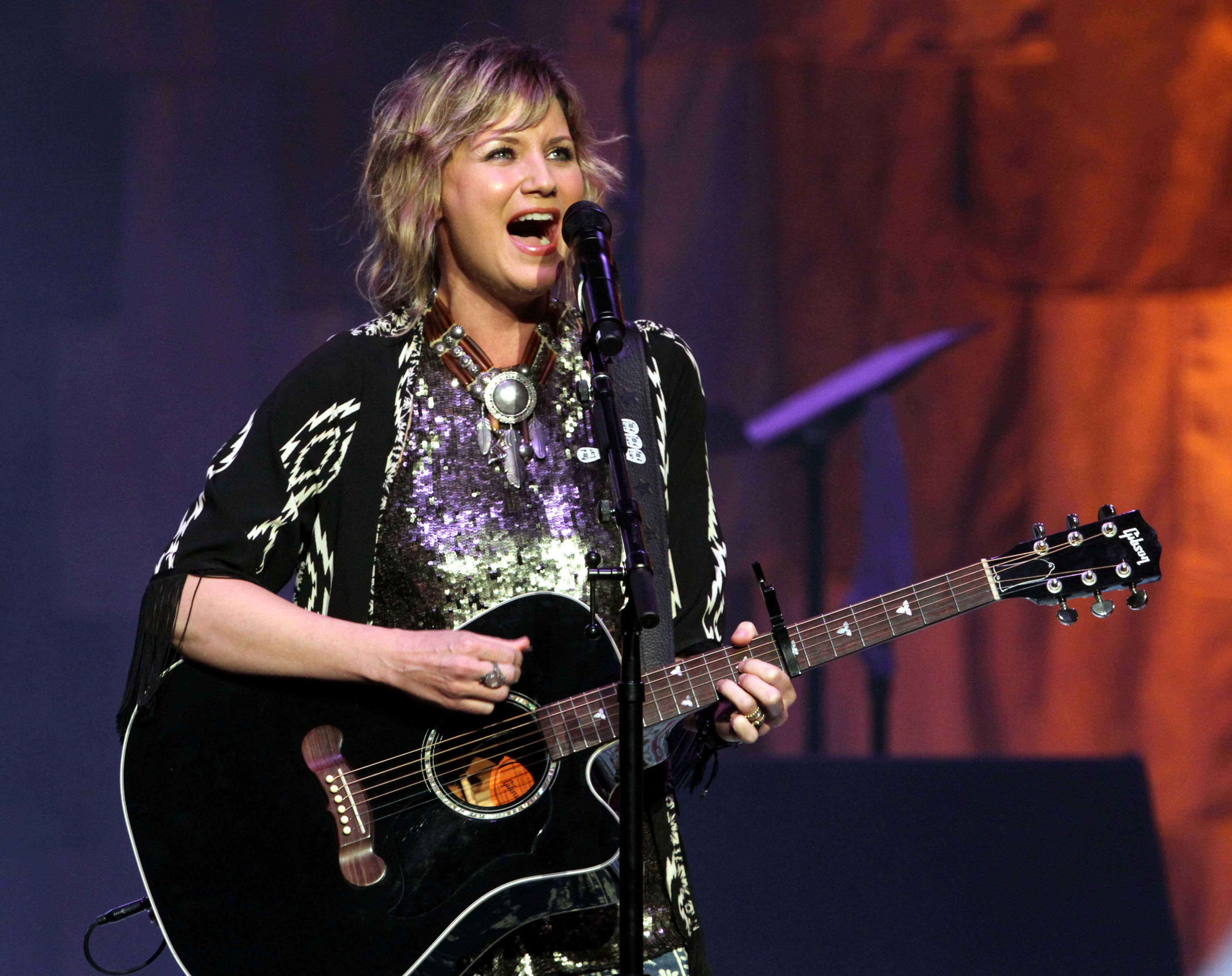 Georgia native and Sugarland vocalist Jennifer Nettles played to a nearly sold out Fox Theatre Saturday night on her solo tour. Singer-songwriter Brandy Clark opened the show.