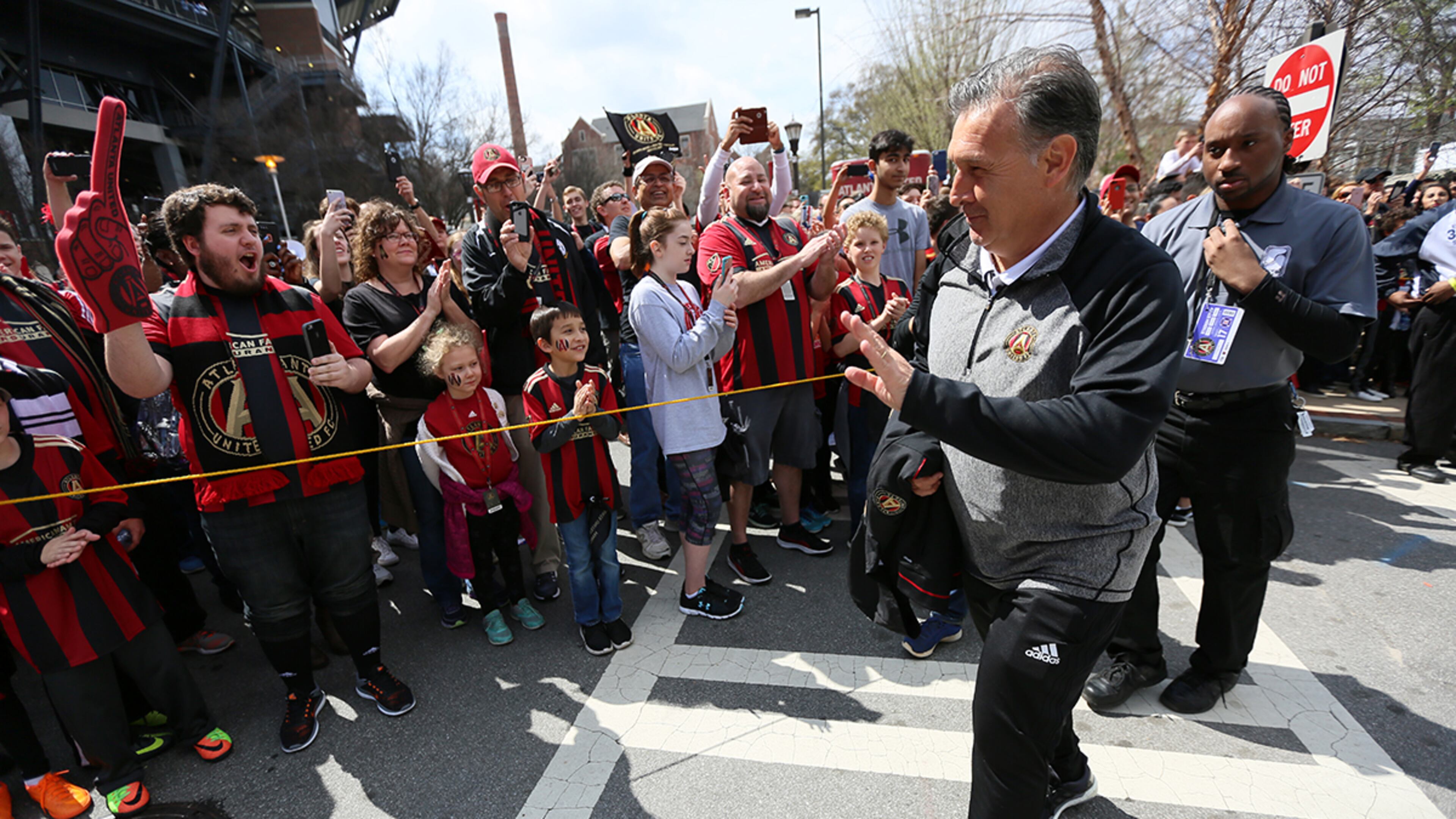 Atlanta United’s coaches and players may not see a lot of friendly faces in the next four weeks. (Miguel Martinez / Mundo Hispanico)