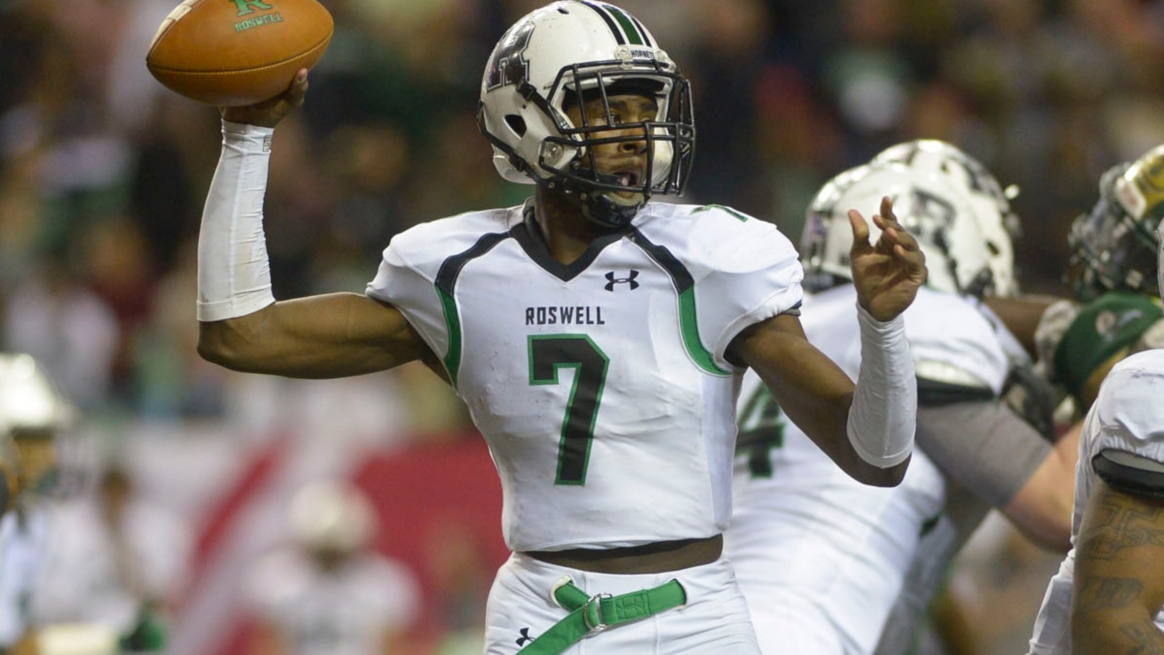 Roswell senior QB Malik Willis looks for a receiver in the second half of his Class AAAAAAA state title game against Grayson.