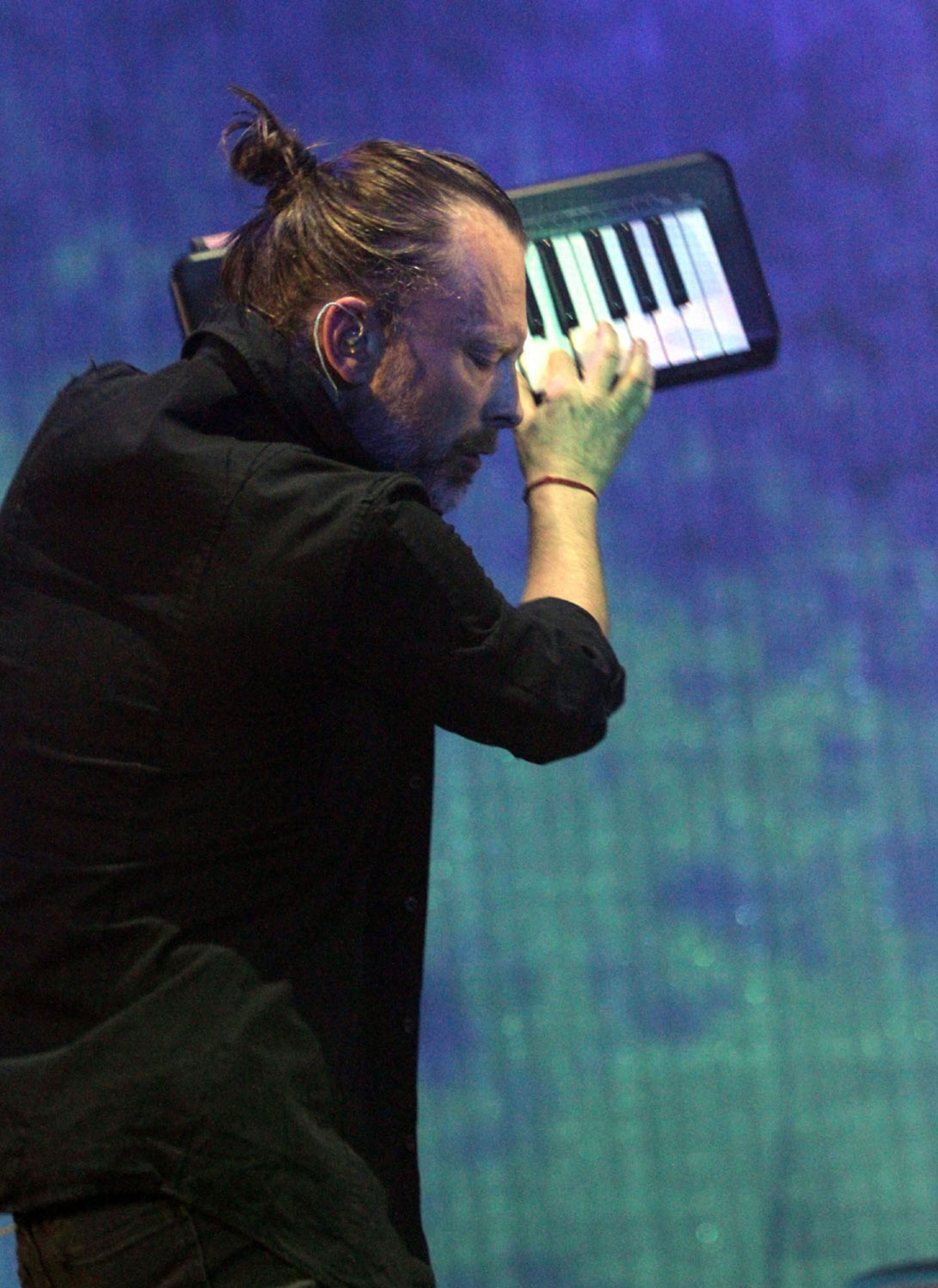 #8 of #28. PLEASE KEEP IN SEQUENTIAL ORDER FOR THE CONTINUITY OF THE GALLERY. Radiohead brought their A Moon Shaped Pool Tour to sold out Philips Arena on Saturday, April 1, 2017, with Dudu Tassa and the Kuwaitis opening the show.Robb Cohen Photography & Video /RobbsPhotos.com