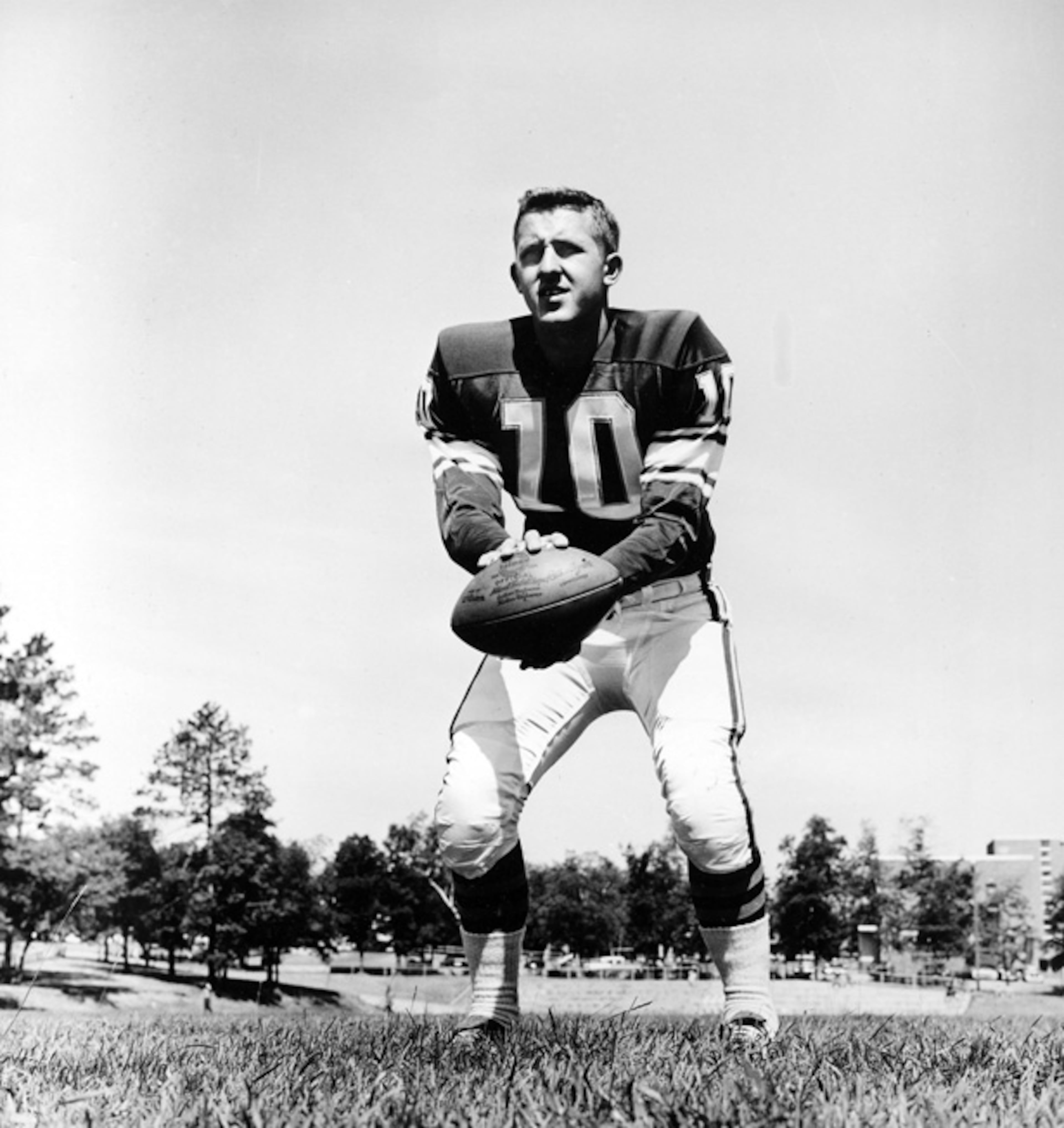 Fran Tarkenton led UGA to the 1959 SEC championship and was named an All-American in 1960. Tarkenton later played 18 seasons in the NFL and is a member of the College and Pro Football Halls of Fame.