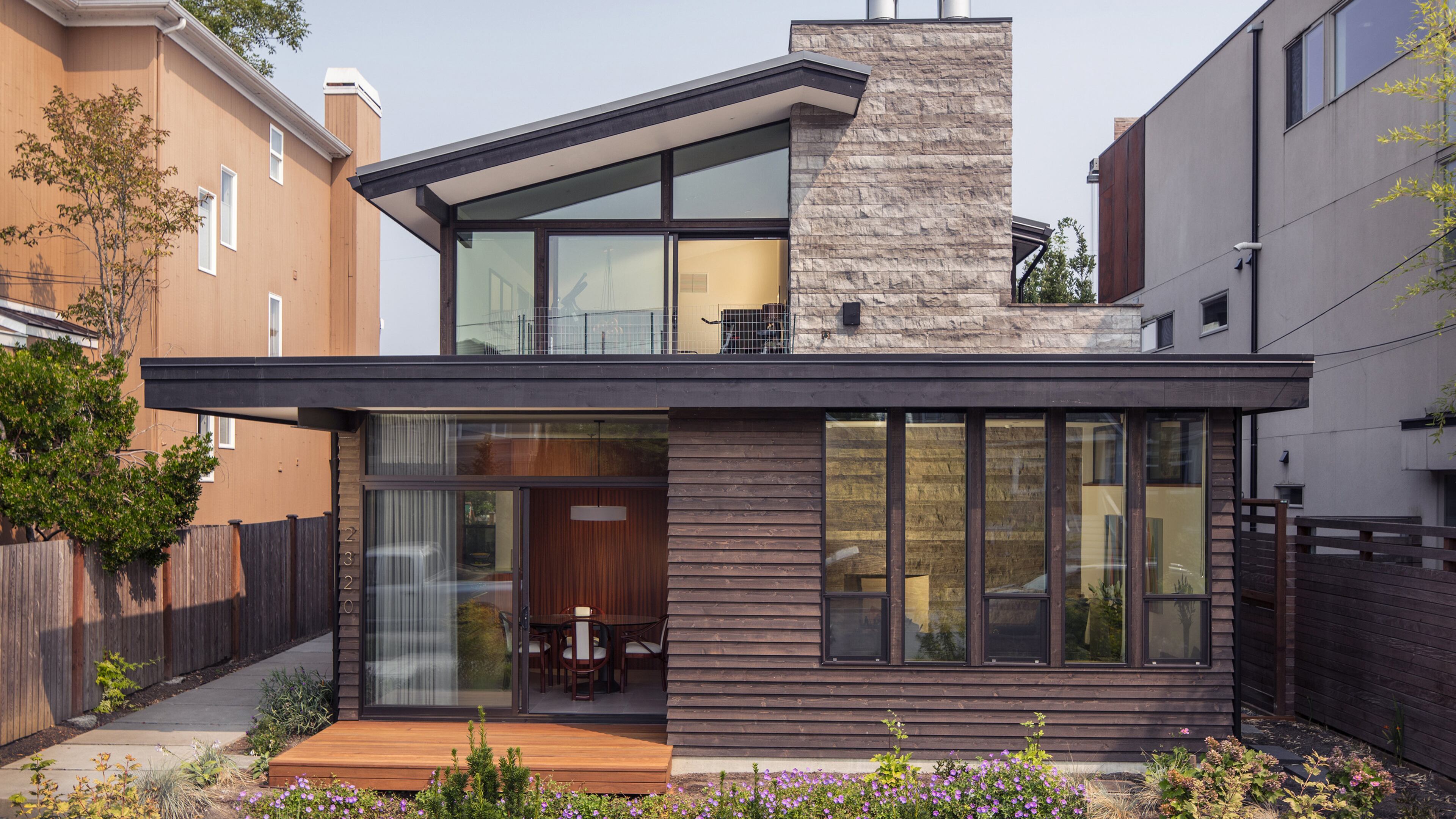 Ainslie-Davis Construction built a home in Madison Park for Allison Ainslie and her family that’s a “do-over” of the midcentury-modern home her father, Hugh Ainslie, built for his family in 1967, just a few blocks away. “The original house was designed by Tony Callison, who was a friend of my father at the University of Washington,” says Allison’s brother Neill Ainslie. (Steve Ringman/The Seattle Times/TNS)